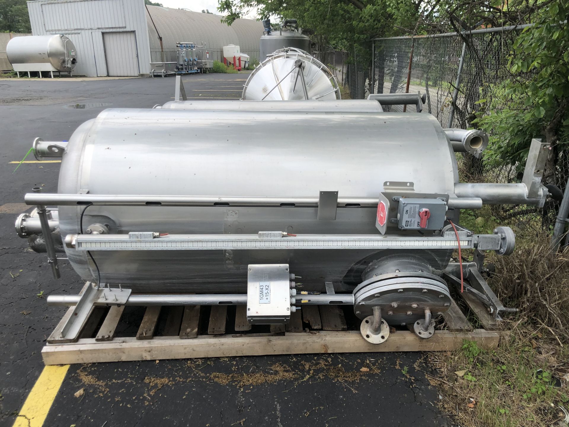 KSR Kuebler BNA Approx. 350 gallons Insulated S/S Tank, S/N 834491-1/2009, Equipped with Heat - Image 3 of 11