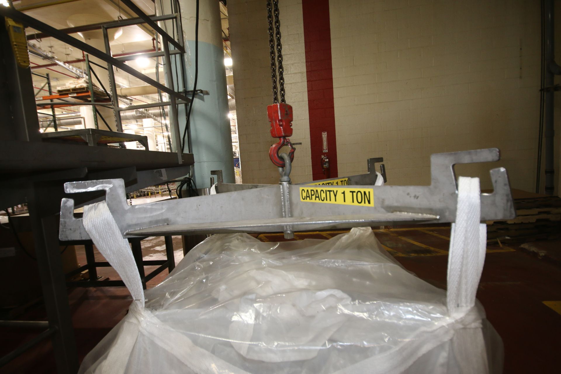 2,000 lb Bulk Bag Lift System Includes 40" x 40" Bag Lift Attachment with Dayton Electric Hoist with - Image 4 of 4