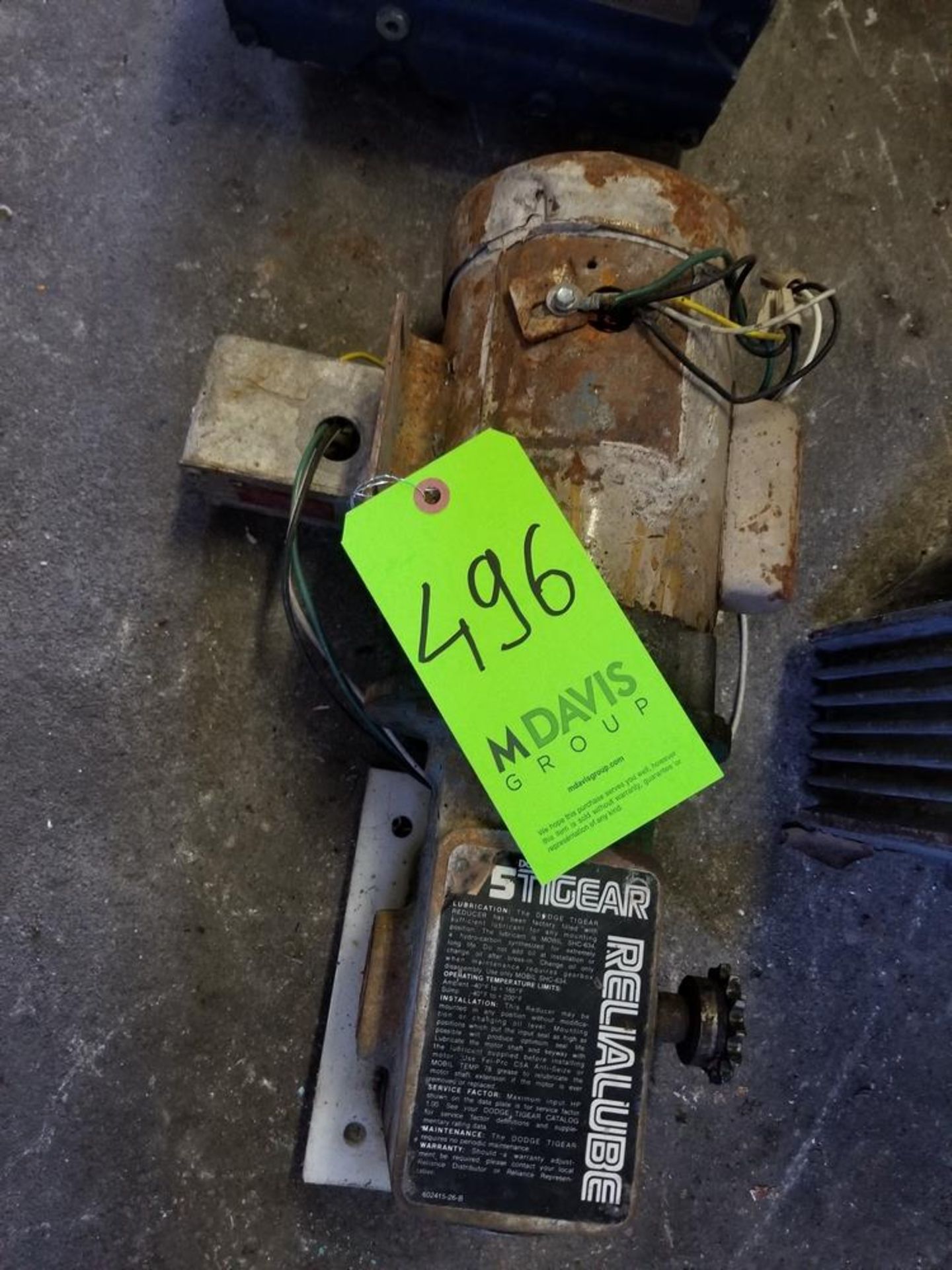 Electric motor with gear box (Located in Dixon, Illinois)(Rigging and Handling Fee: $20)