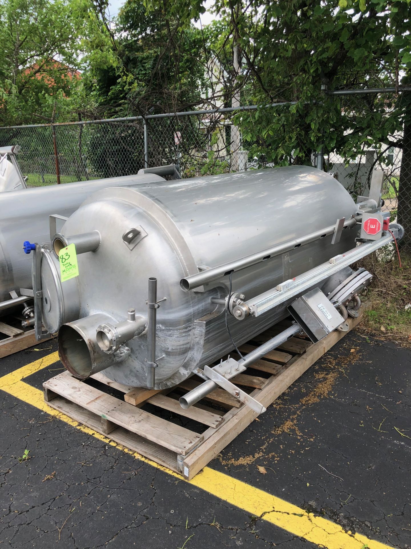 KSR Kuebler BNA Approx. 350 gallons Insulated S/S Tank, S/N 834491-1/2009, Equipped with Heat - Image 2 of 11