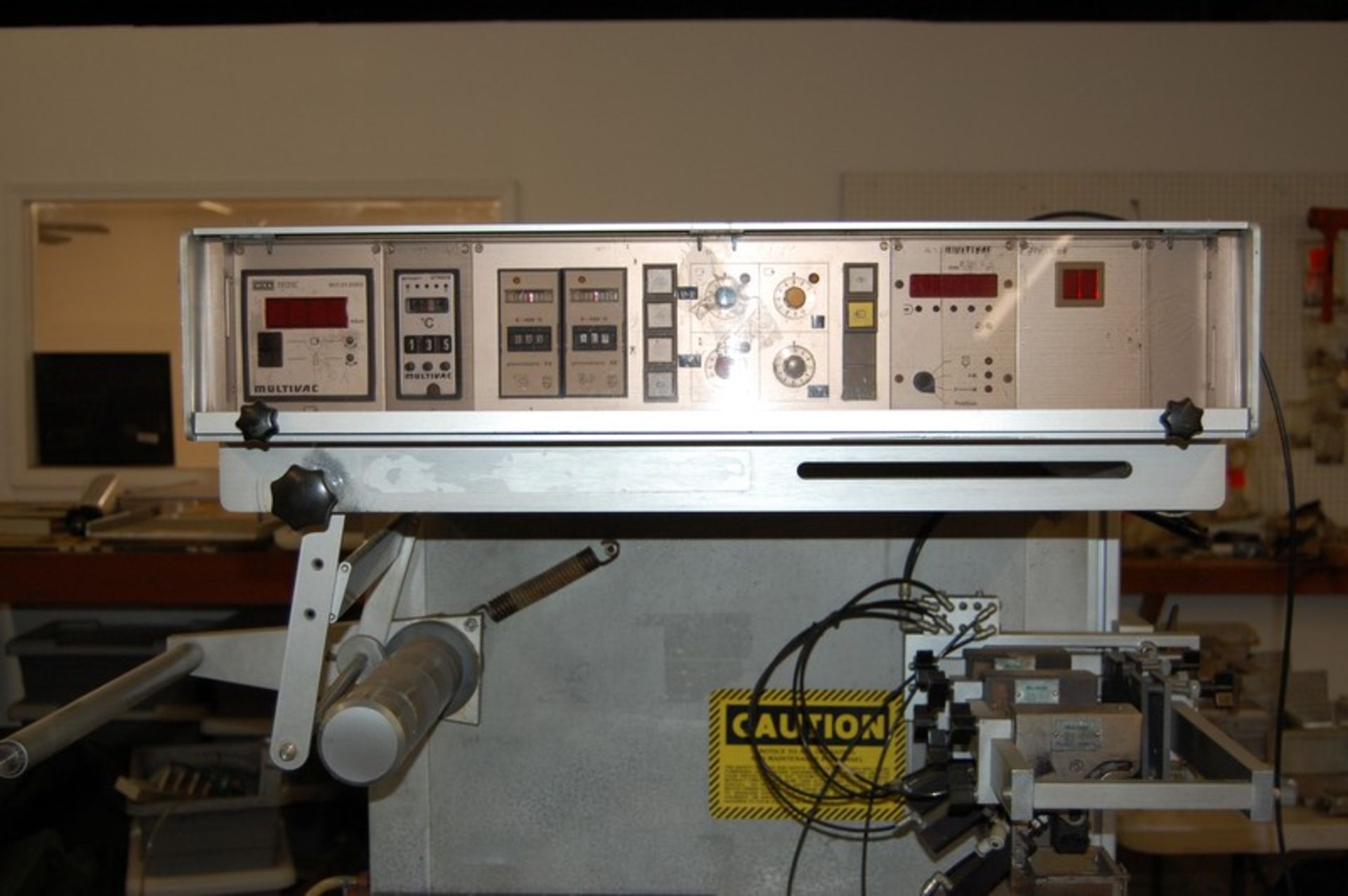 Multivac M855-EPC Rollstock Thermoforming Machine, SN 1187/100, with Bell Mark Code Dater, (2) - Image 6 of 8