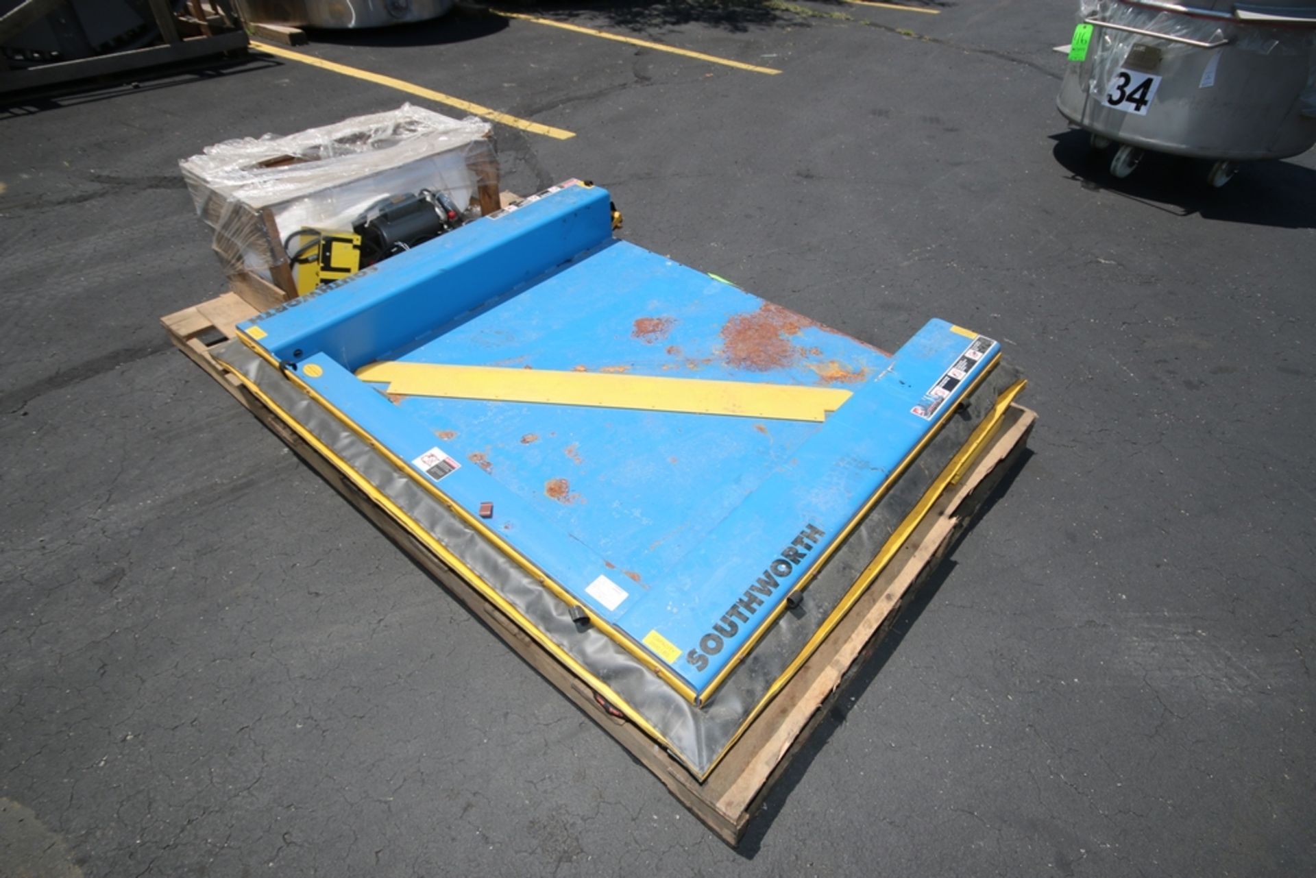 Southworth Pallet Lift, M/N ZLS2-35, S/N 78589-100/1241656-01, Internal Dims.: Aprox. 4' L x 4-1/ - Image 2 of 5