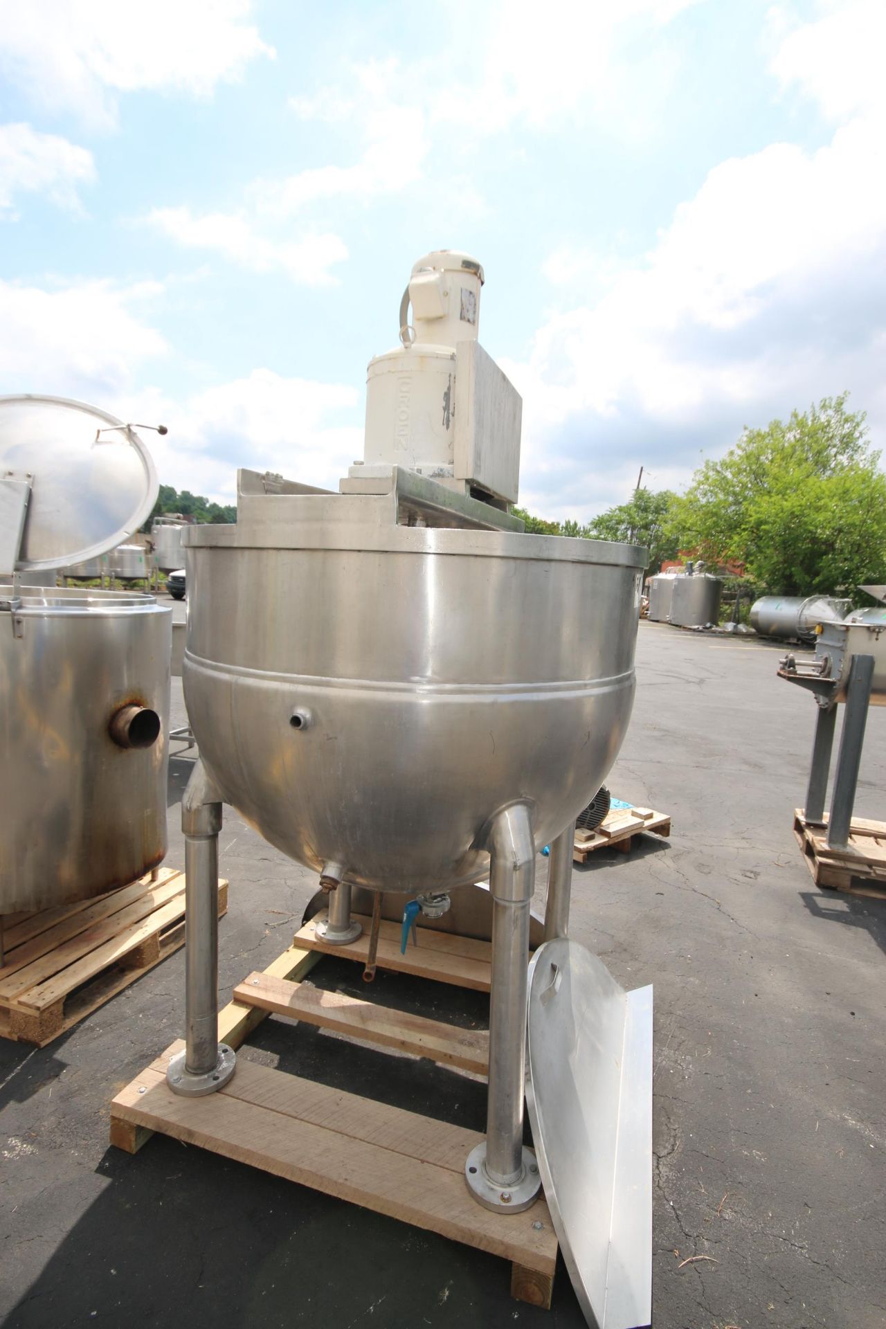 Groen 350 Gallon S/S Kettle, with Top Mounted Agitation, Mounted on S/S Legs, Internal Dims.: Aprox. - Image 4 of 5