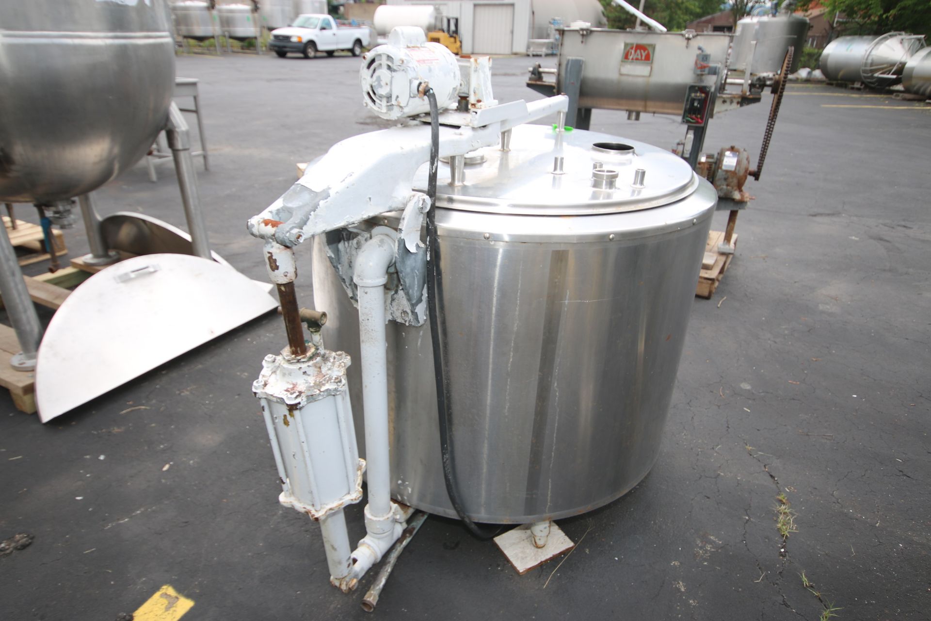 Damnrow 150 Gallon S/S Jacketed Tank, with Top Mounted Agitation, Internal Dims.: Aprox. 43" Dia. - Image 4 of 5