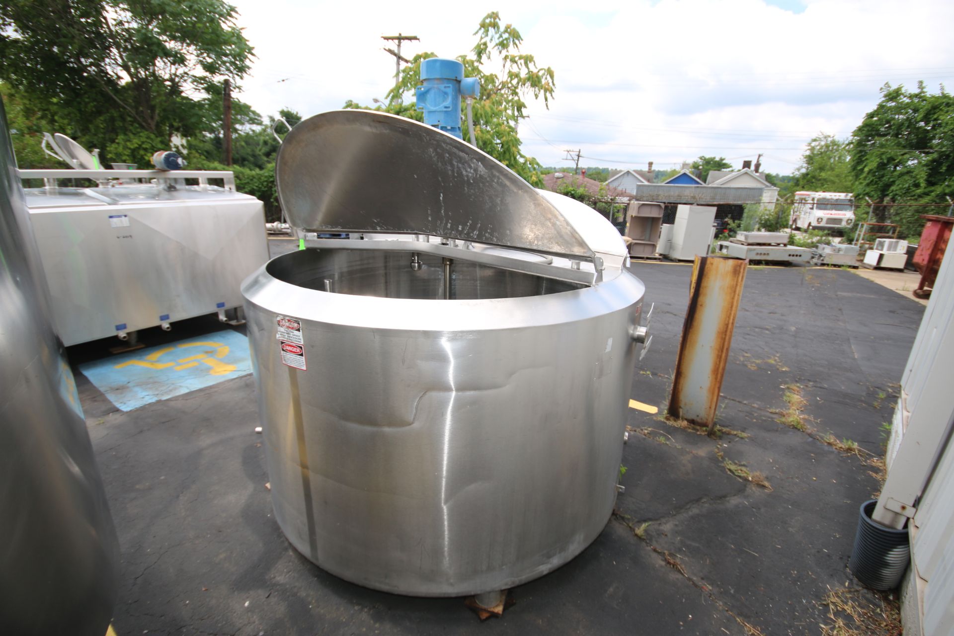 Crepaco 550 Gallon S/S Jacketed Tank, S/N C8652, Heat Exchange Jacket 50 PSIG, with CIP Spray - Image 5 of 6