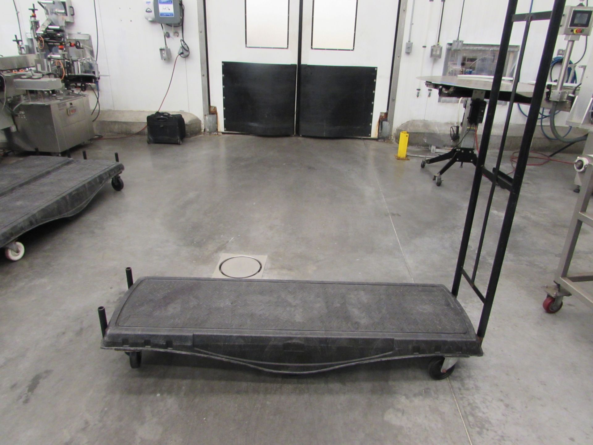 Rubbermaid StockMate Commercial Restocking & Platform Truck, 18" wide x 64" long; 1500 lb capacity - Image 3 of 3