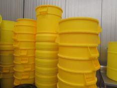 Rubbermaid Brute 32 Gallon Food Handling Containers & Lids, Yellow,