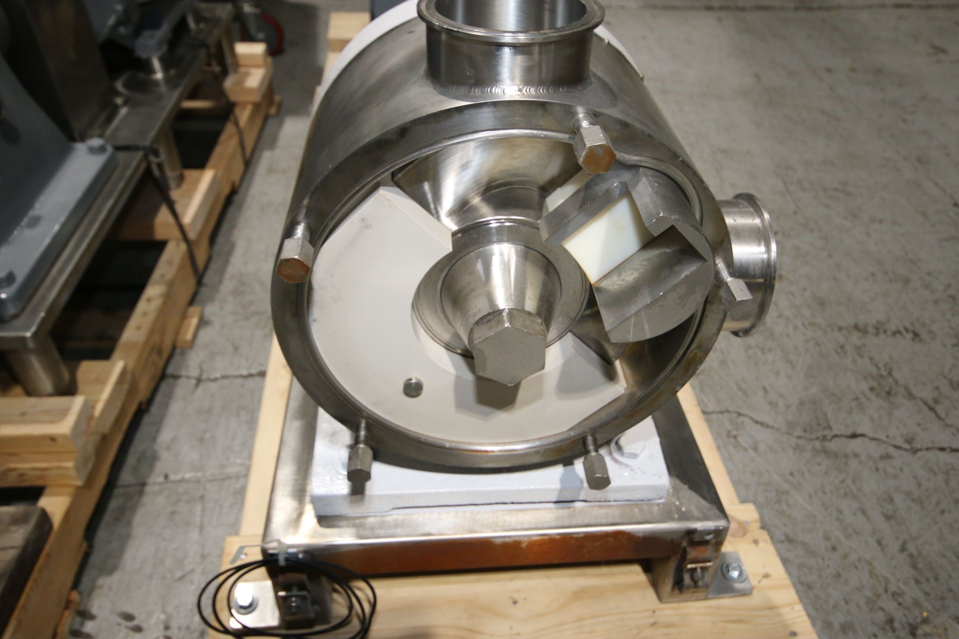 Sine 15 hp Positive Displacement Pump, M/N SPS050HNTCM, S/N 208725050A237M, with 4" Clamp Type - Image 3 of 4