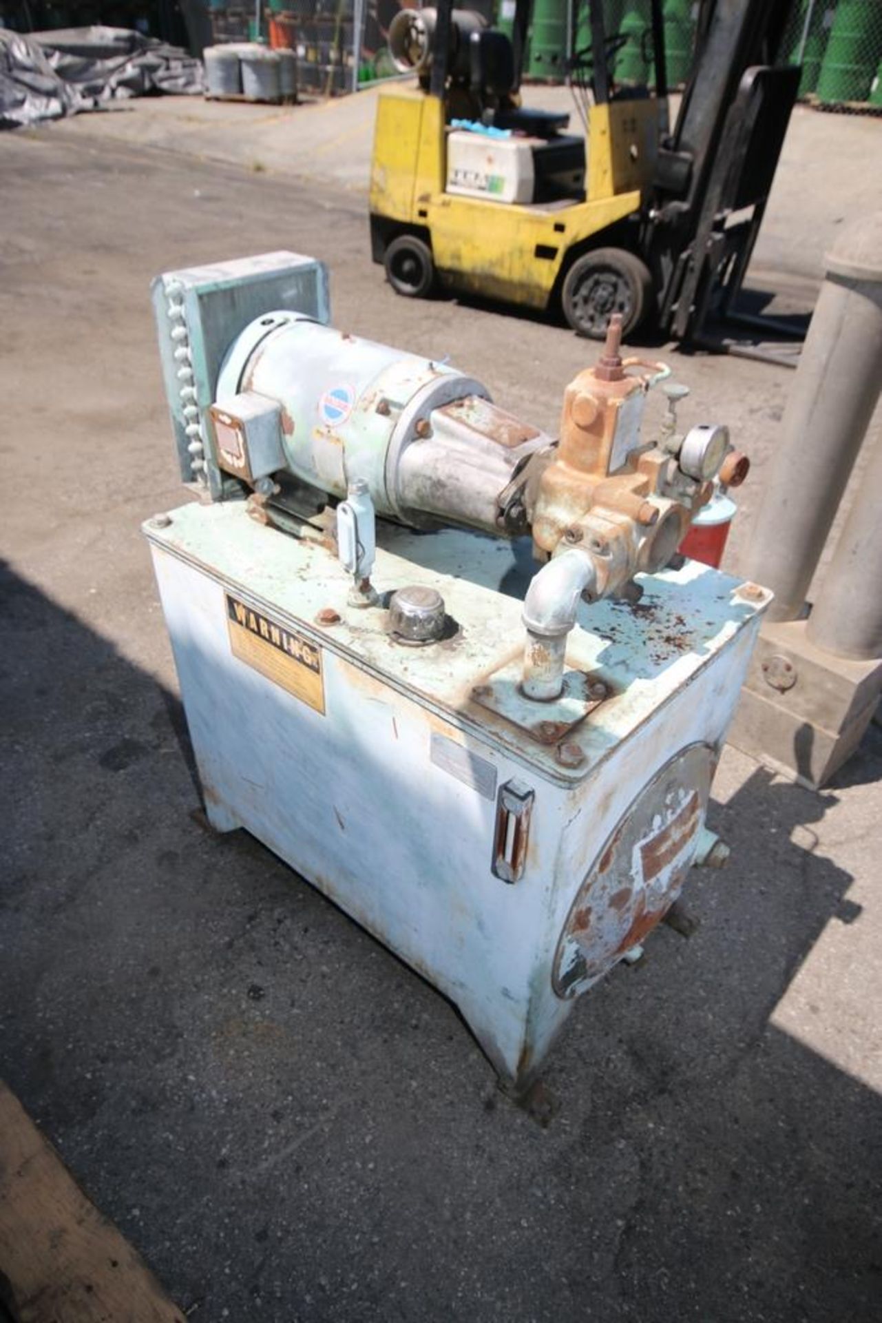 7.5 hp Hydraulic Pump, with Reservoir, Includes Baldor 1725 RPM Motor, 230/460 Volts - Image 2 of 4