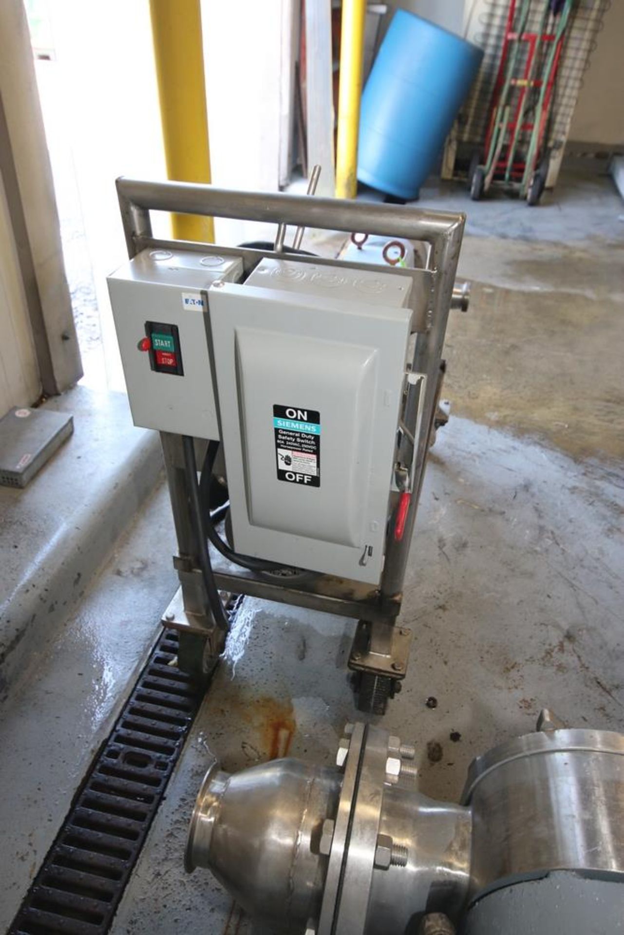 Waukesha 3 hp Positive Displacement Pump, M/N 130, S/N 84506SS, with 2" Thread Type Inlet/Outlet, - Image 8 of 8