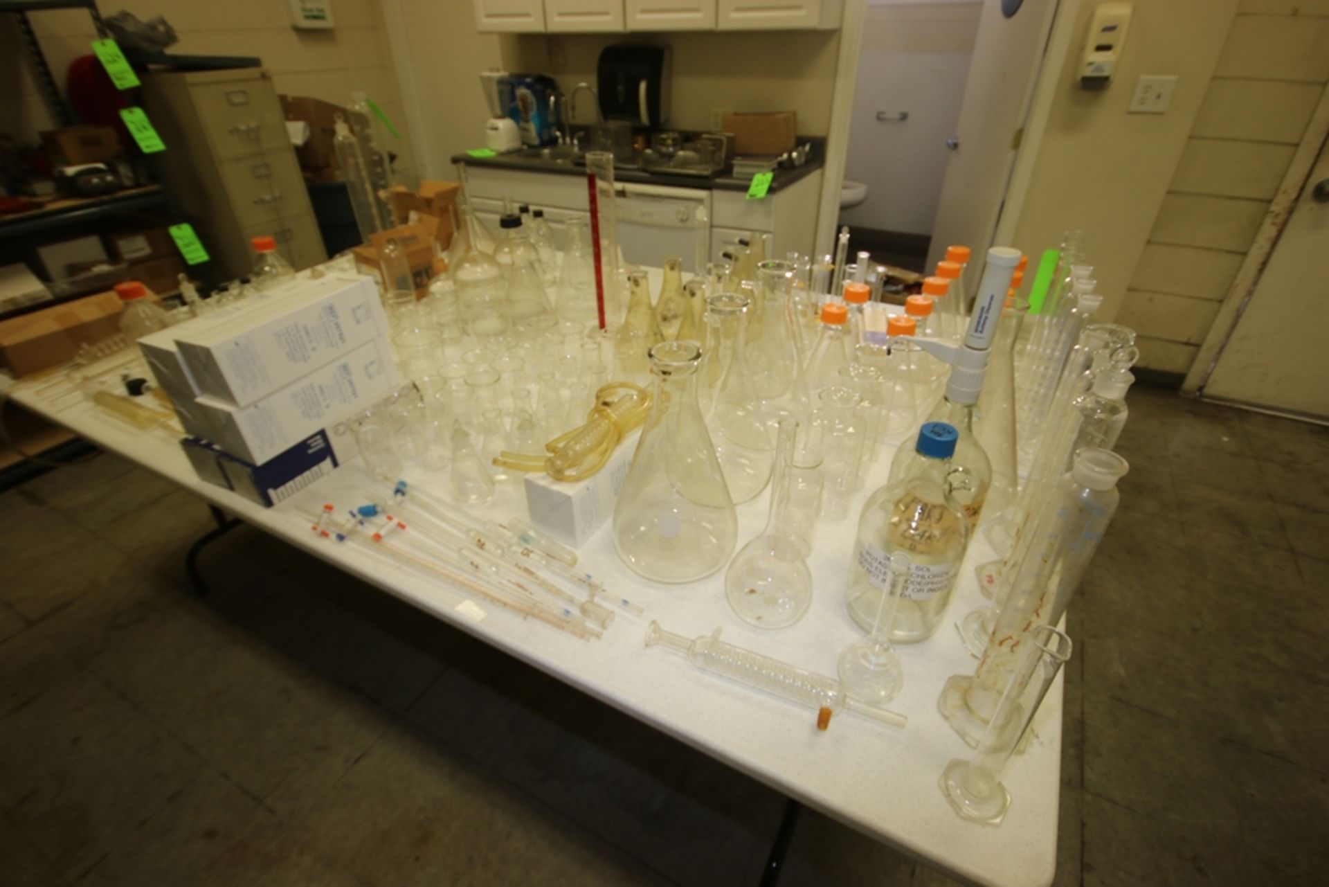 Large Assortment of Lab Glassware, Including Beakers, Chemistry Flasks, Graduated Cylinders, Test - Image 3 of 4