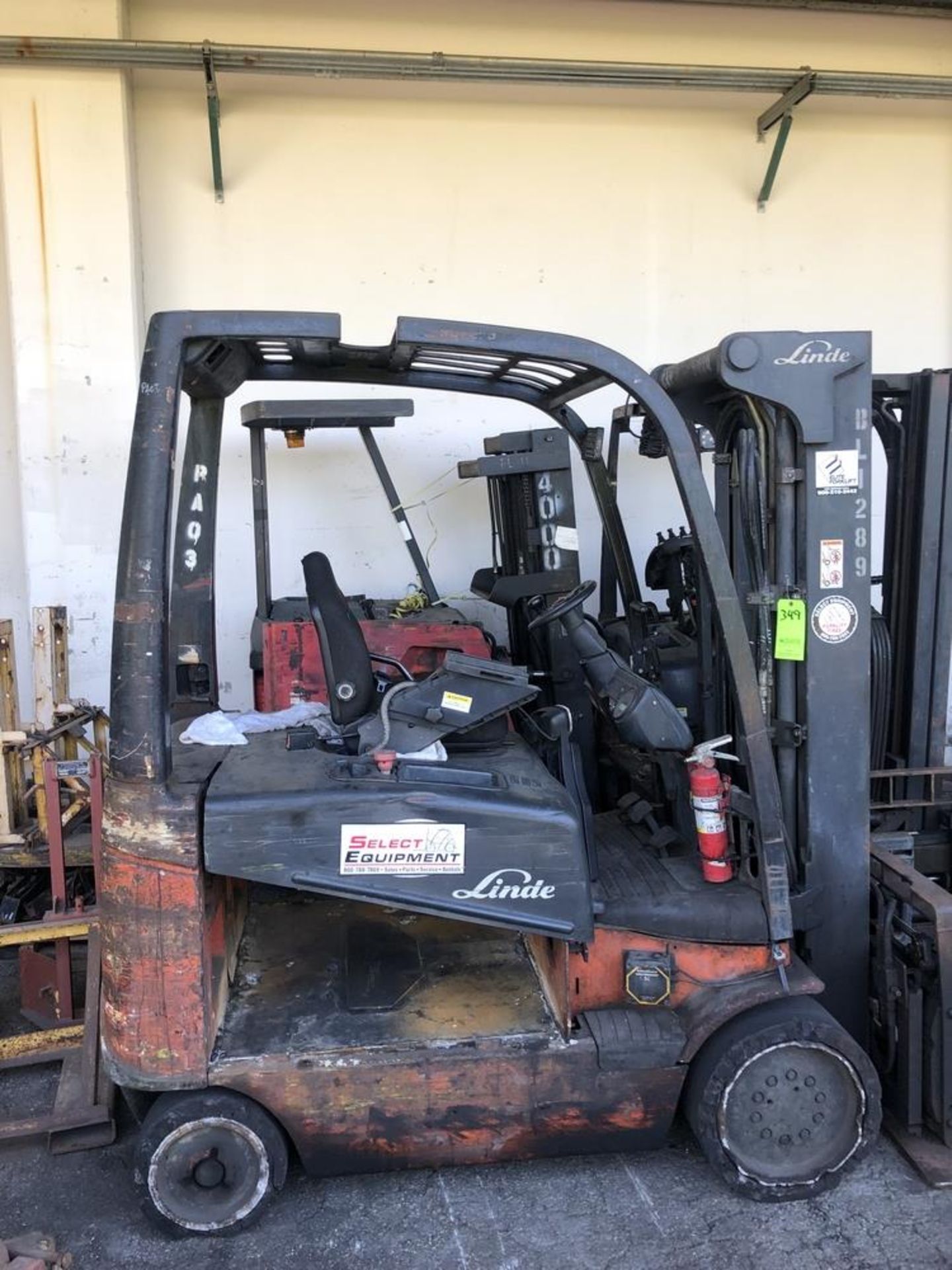 Linde 5,000 lb. Sit-Down Forklift, 40 Volts (NOTE: Not Operable)