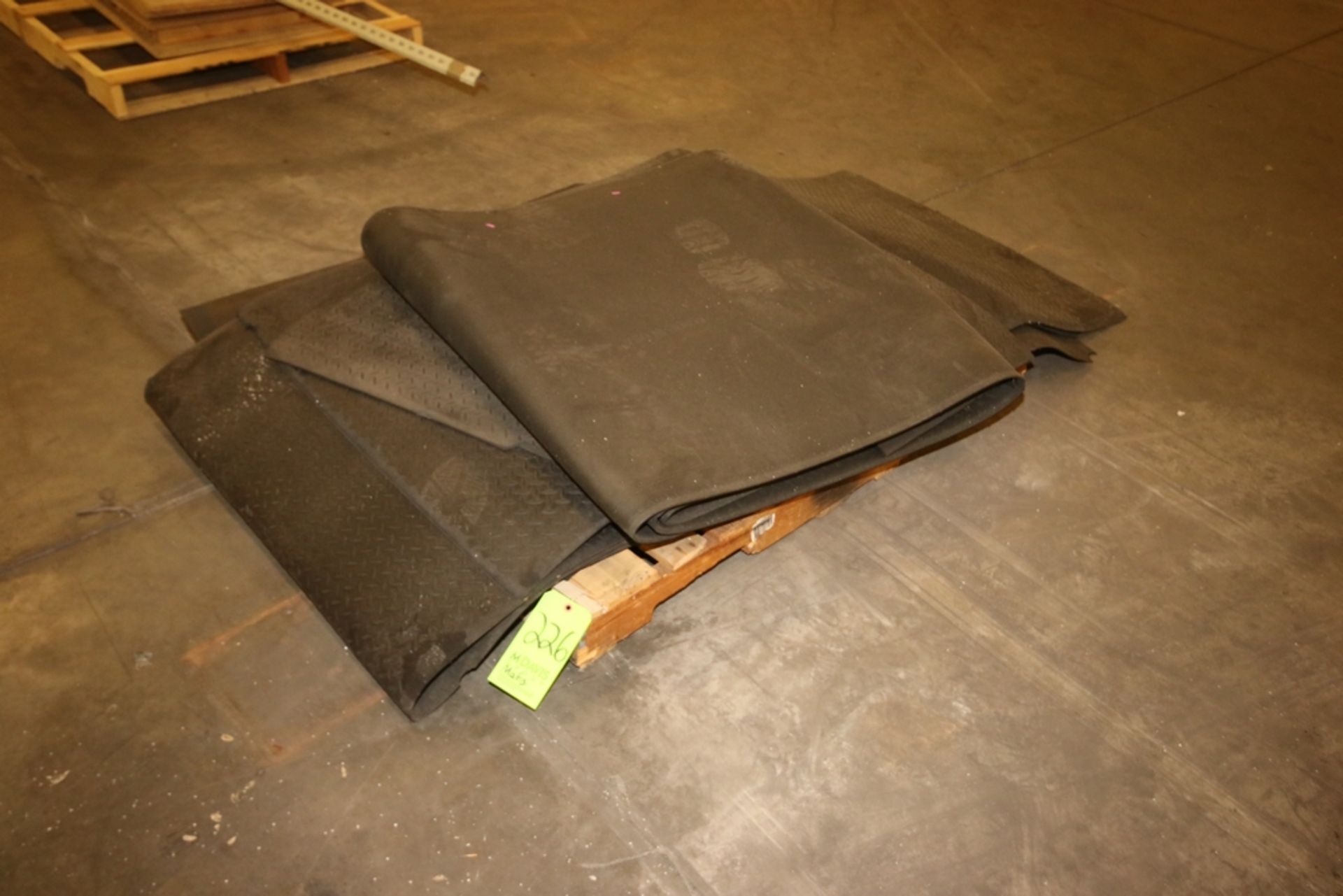 Pallet of Pad Mats, Assorted Sizes