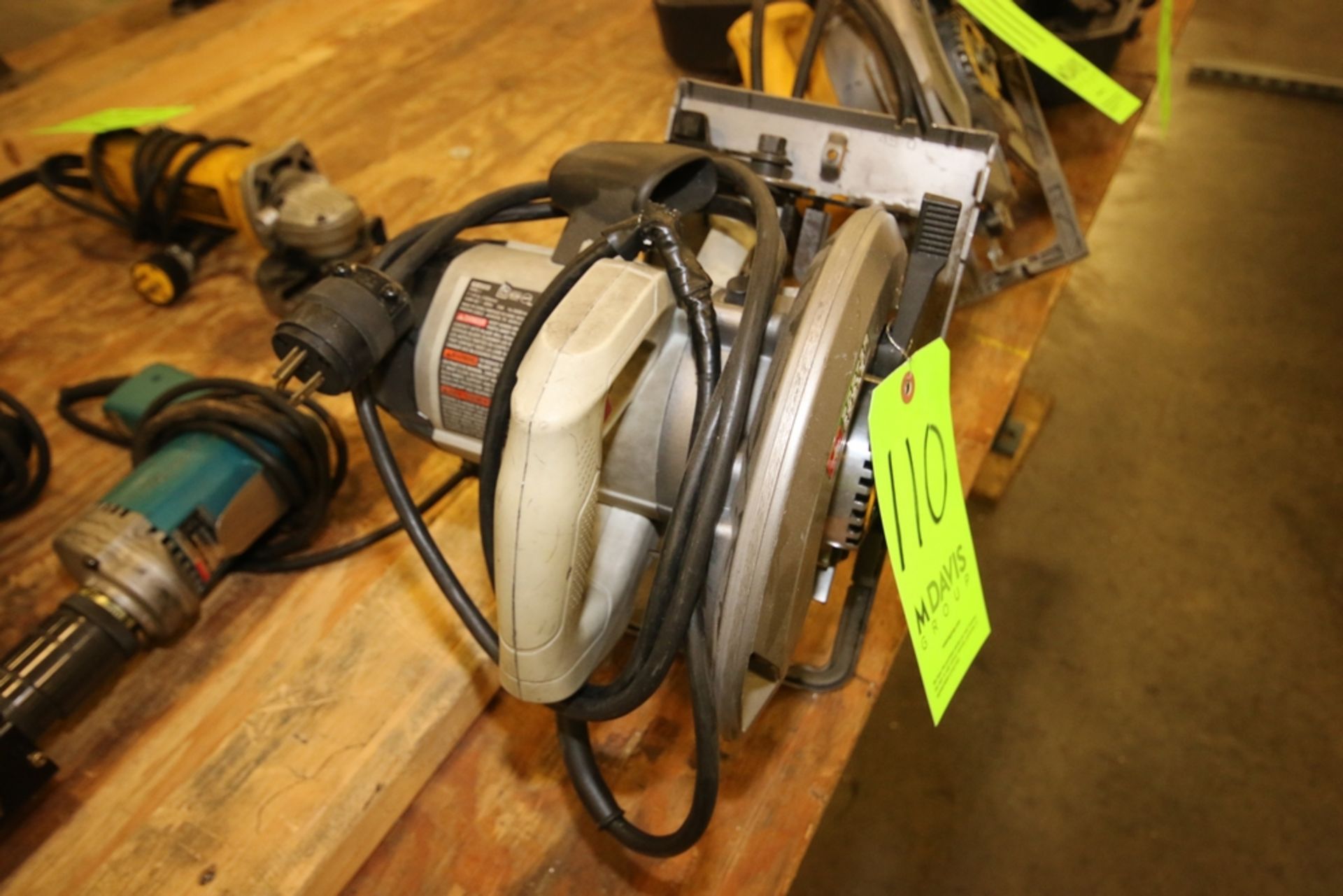Porter Cable Portable Electric Chain Saw, Type 1, 7-1/4", 120 Volts, with Power Cord - Image 2 of 2