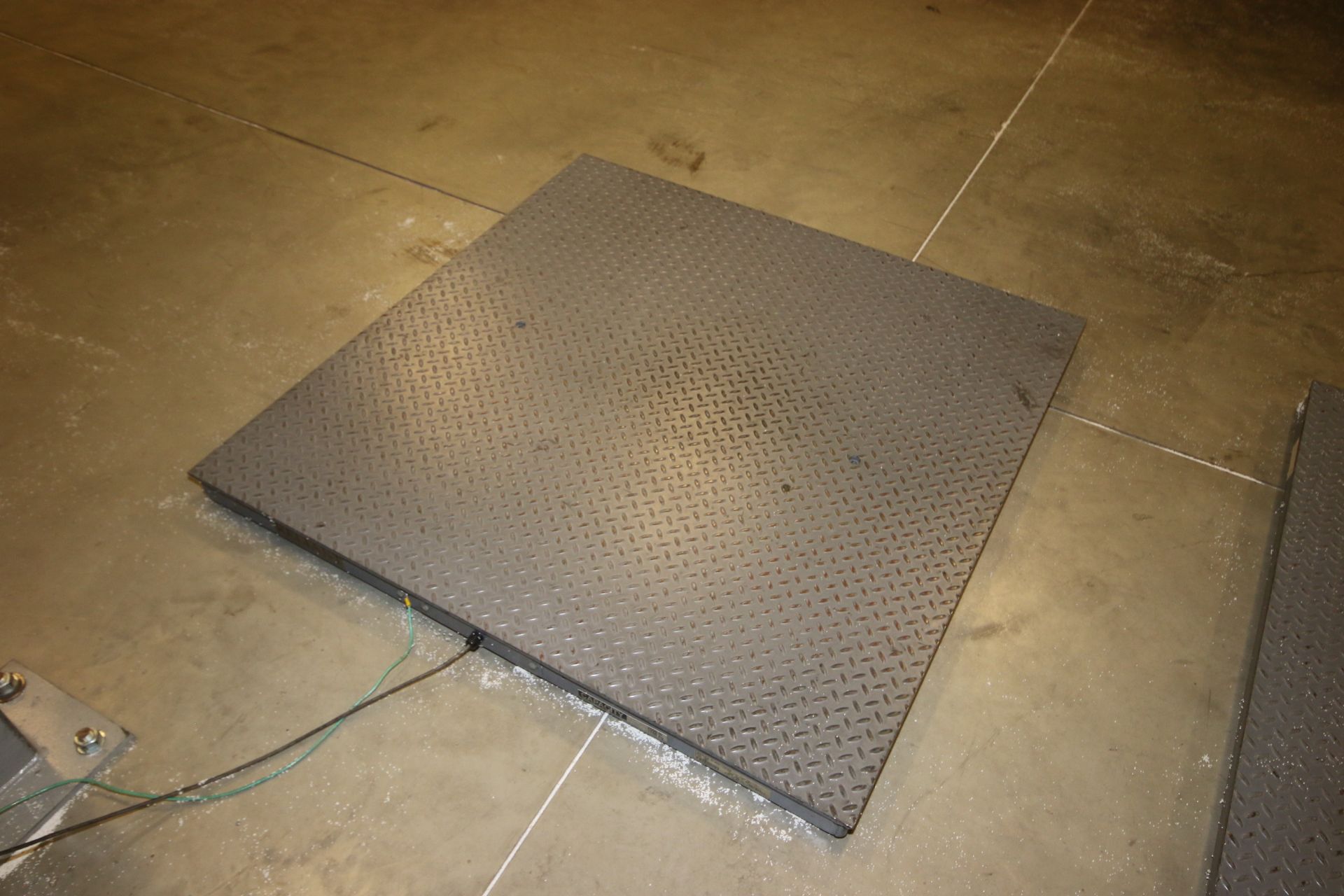 Fairbanks Digital Floor Scale, M/N FB2200, Nominal Capacity 5,000 x 1 lb., with 48" x 48" Floor - Image 3 of 3