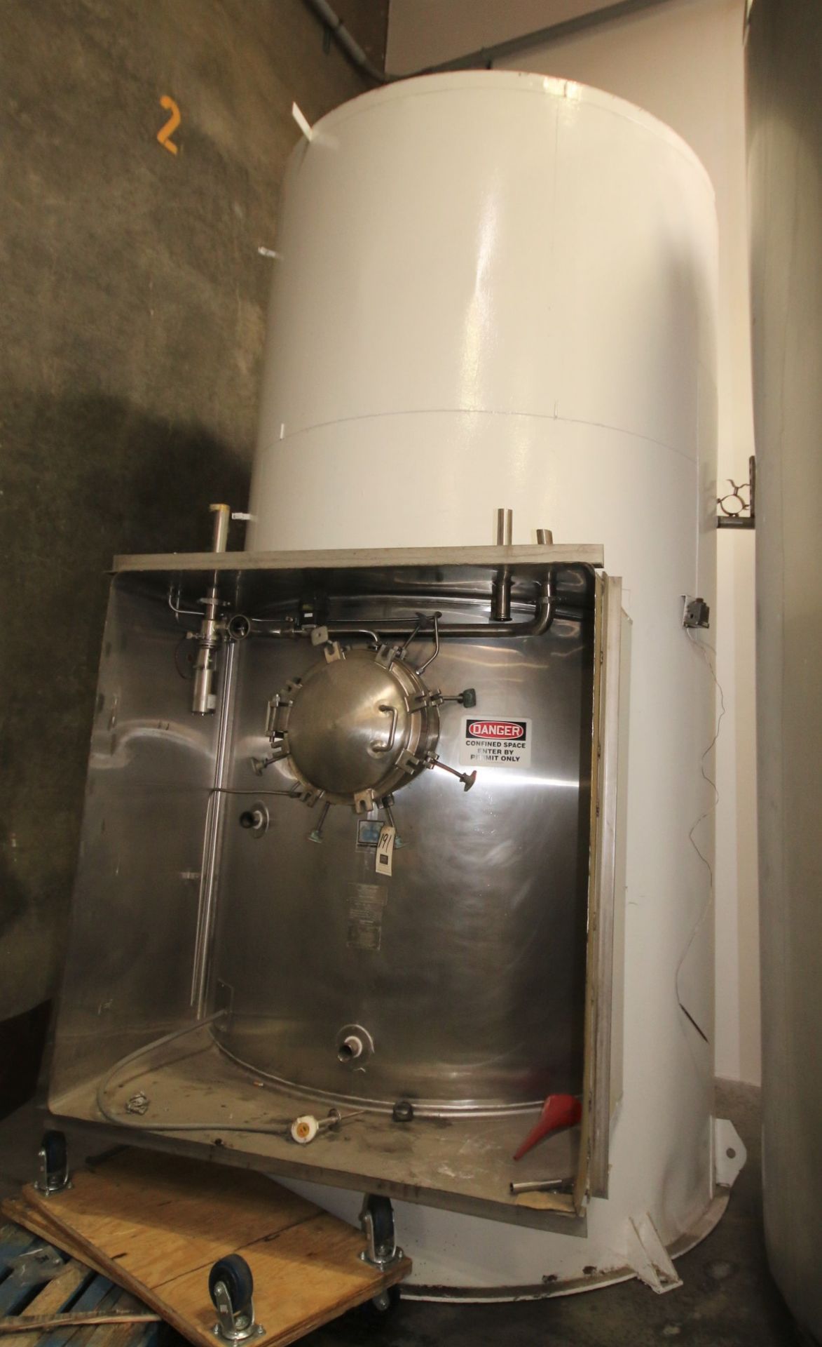 CB Aprox. 3,000 Gal. S/S Jacketed Silo, S/N 87-E-310-1, with Alcove and Pressurized Door, (Painted