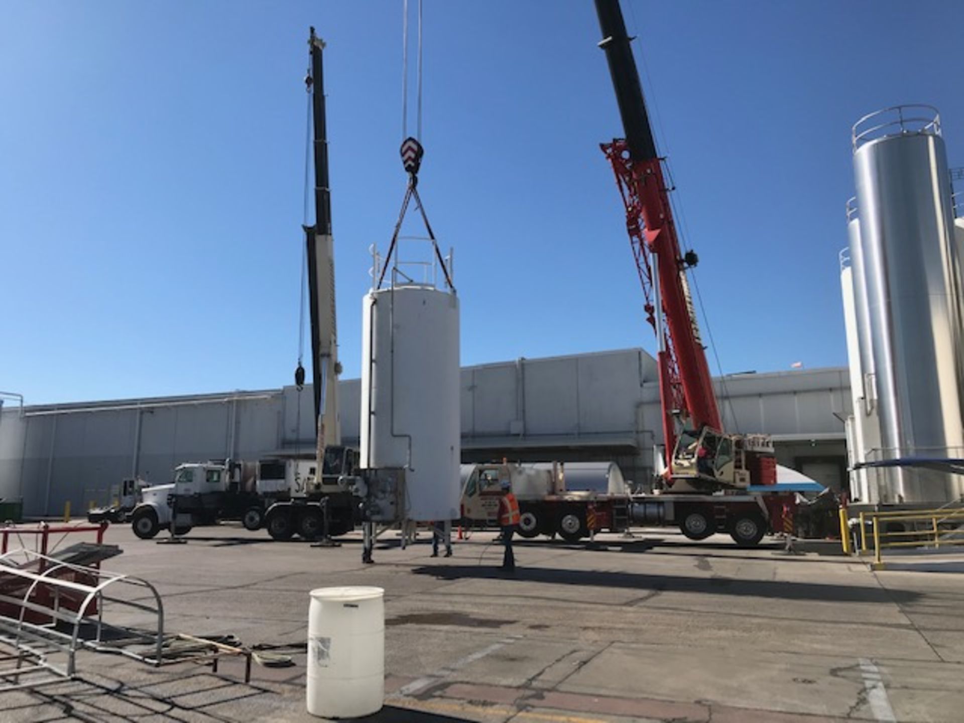 Cherry Burrell 5,000 Gallon Jacketed Cream Silo, Model SV2, S/N 51-70-270, Horizontal Agitation ($ - Image 4 of 9