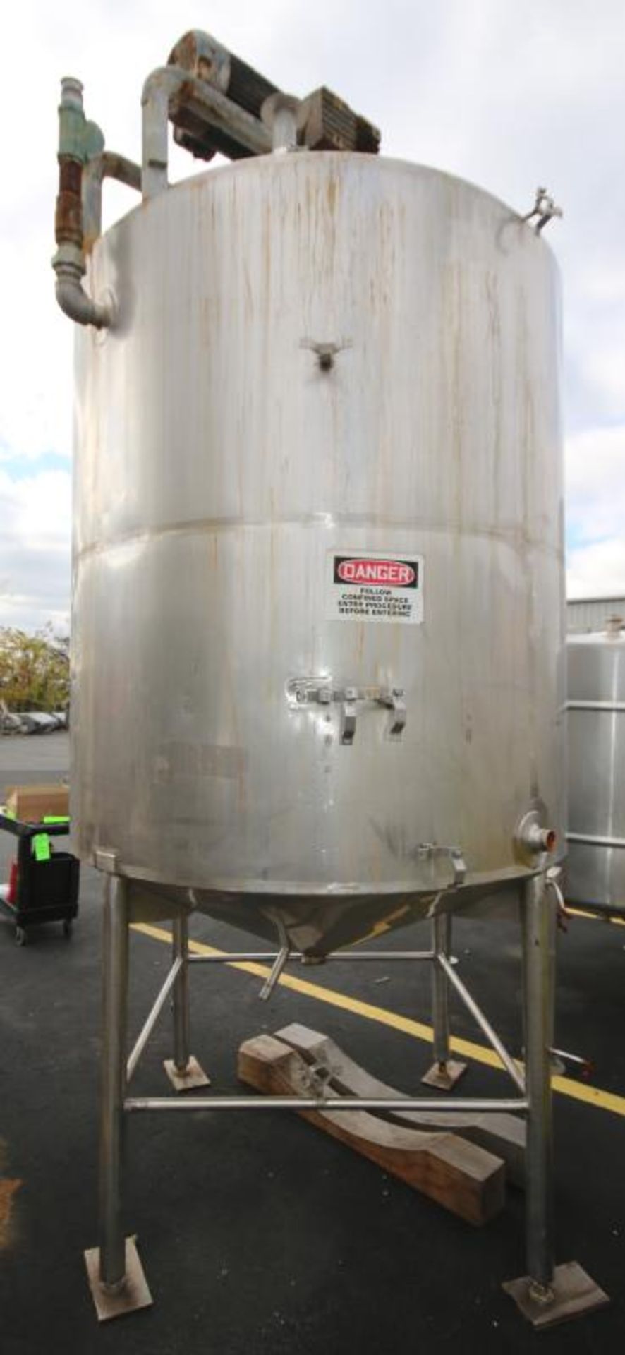 120 - Con 4 - Aprox. 1,000 Gal. Dome Top Cone Bottom S/S Jacketed Tank, with 5/2.5 hp 1740/840 RPM - Image 7 of 10