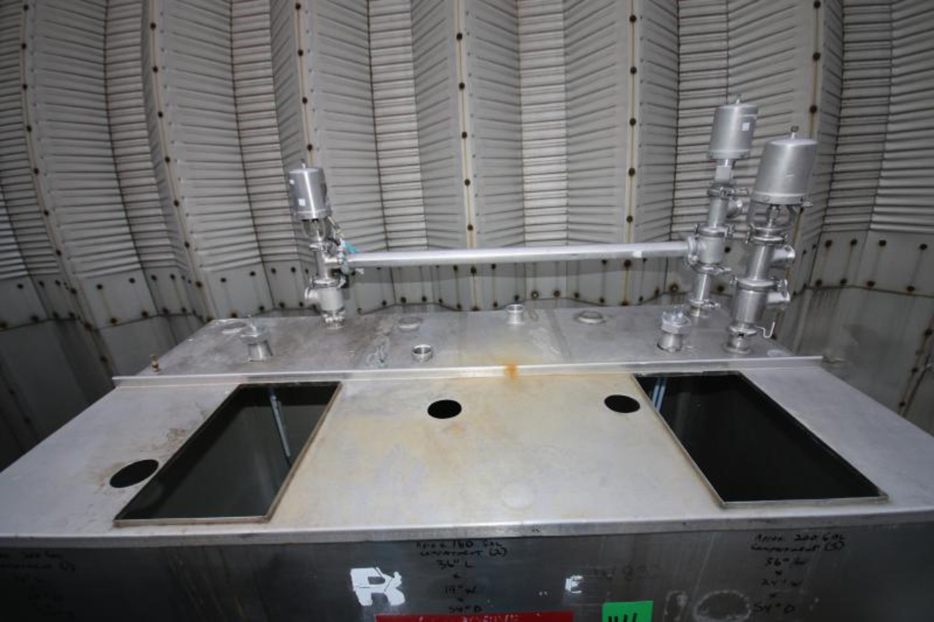 3 - Compartment Rectangular S/S CIP Tank, (2) End Compartments 200 Gal, (1) Middle Compartment 160 - Image 7 of 7