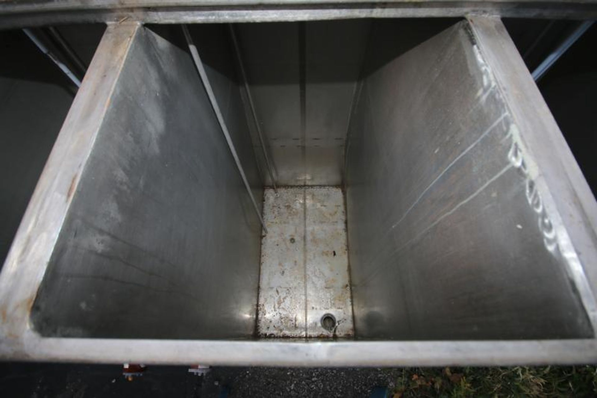 3 - Compartment Rectangular S/S CIP Tank, (2) End Compartments 200 Gal, (1) Middle Compartment 160 - Image 5 of 7