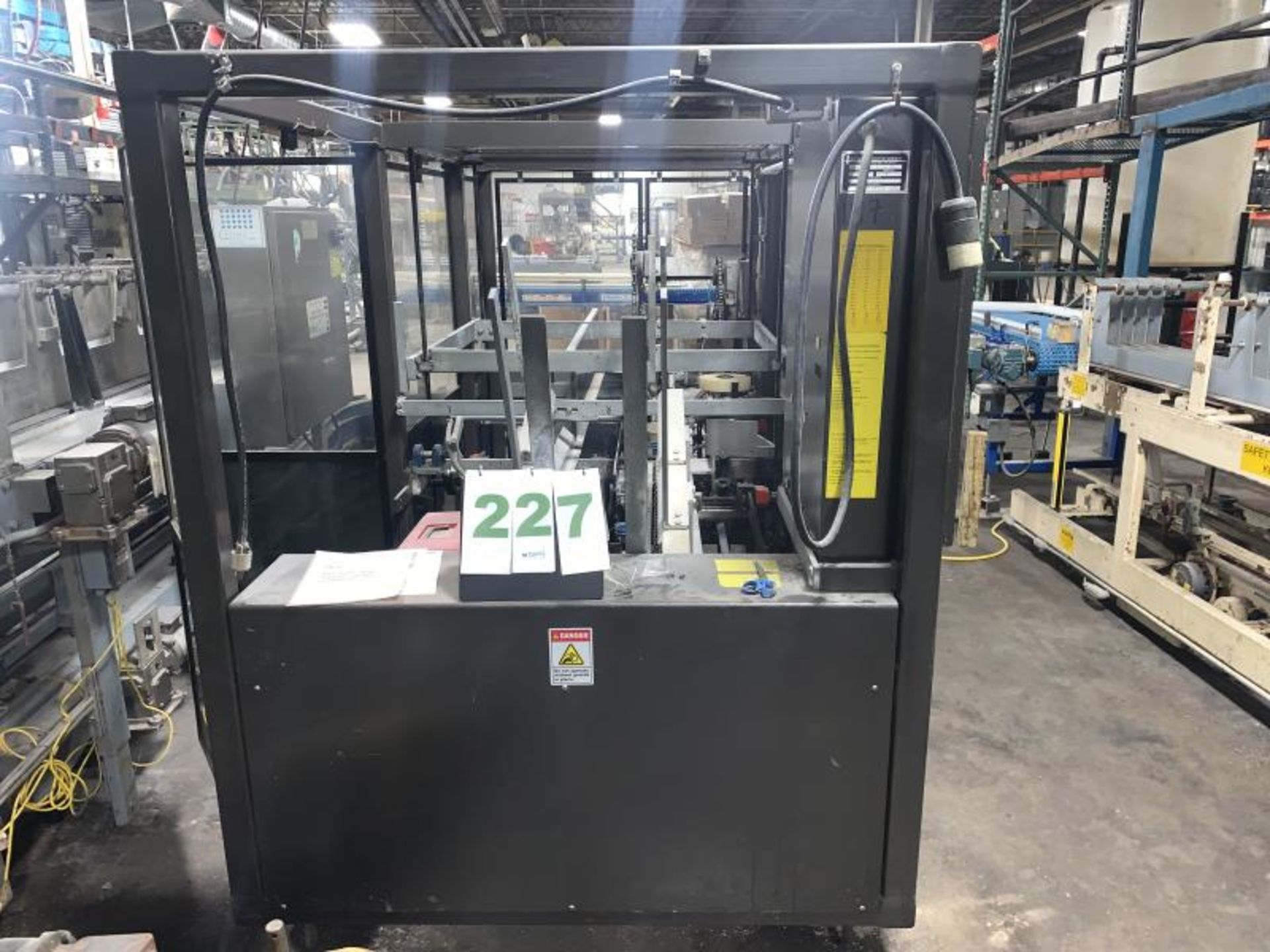 Massman Automation Case Erector, Bottom Taper model MA204. with built in air compressor and vacuum