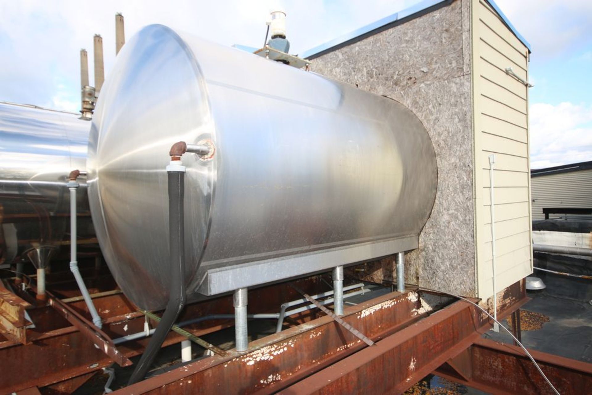 Cherry-Burrel 3,000 Gal. Jacketed Horizontal Tank, with Dual S/S Spray Ball, with Quad Prop Veritcal - Image 6 of 16