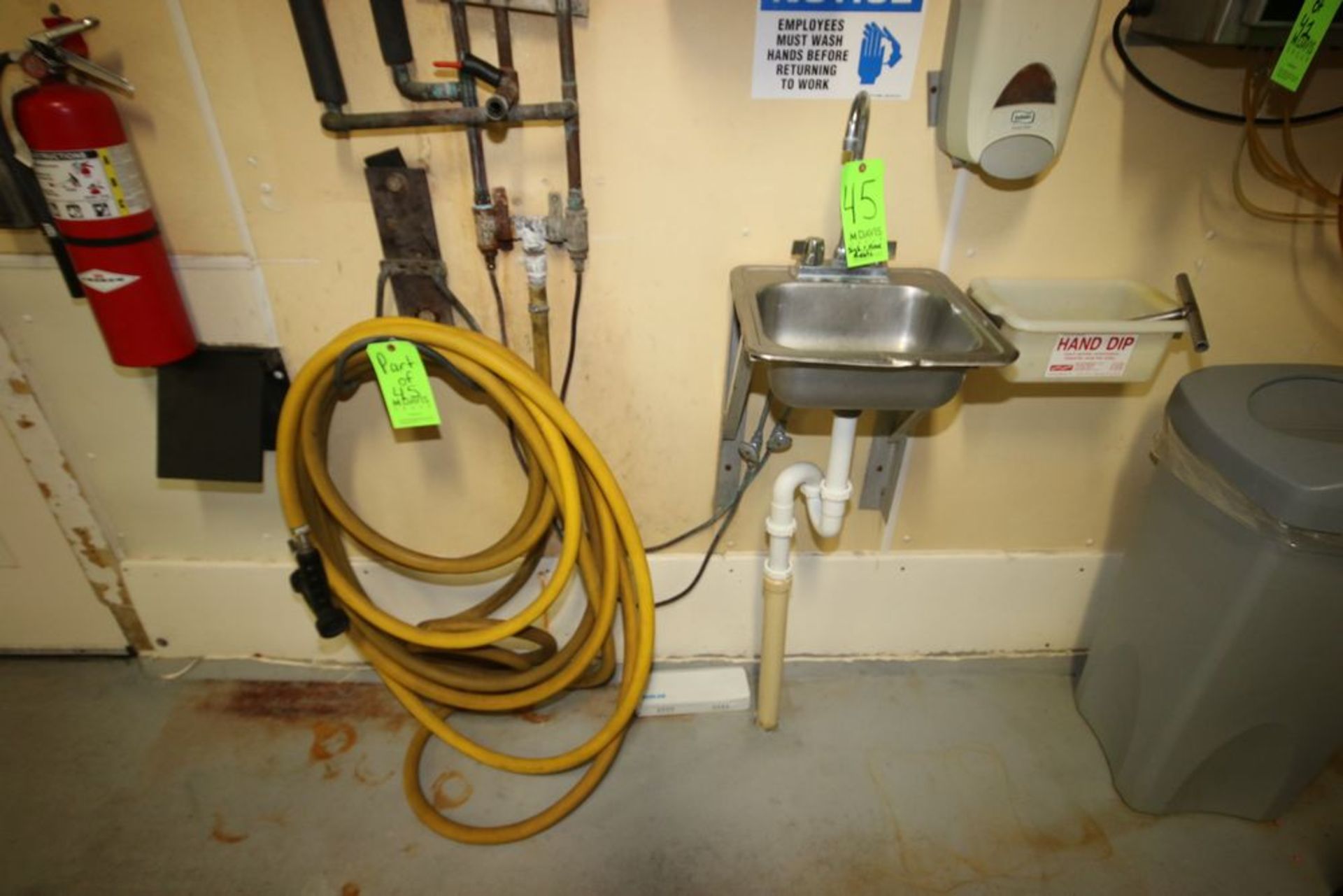 S/S Single Bowl Sink, with (3) Hoses with Spray Nozzels with Wall Mounted Hose Holder (DA) - Image 2 of 6