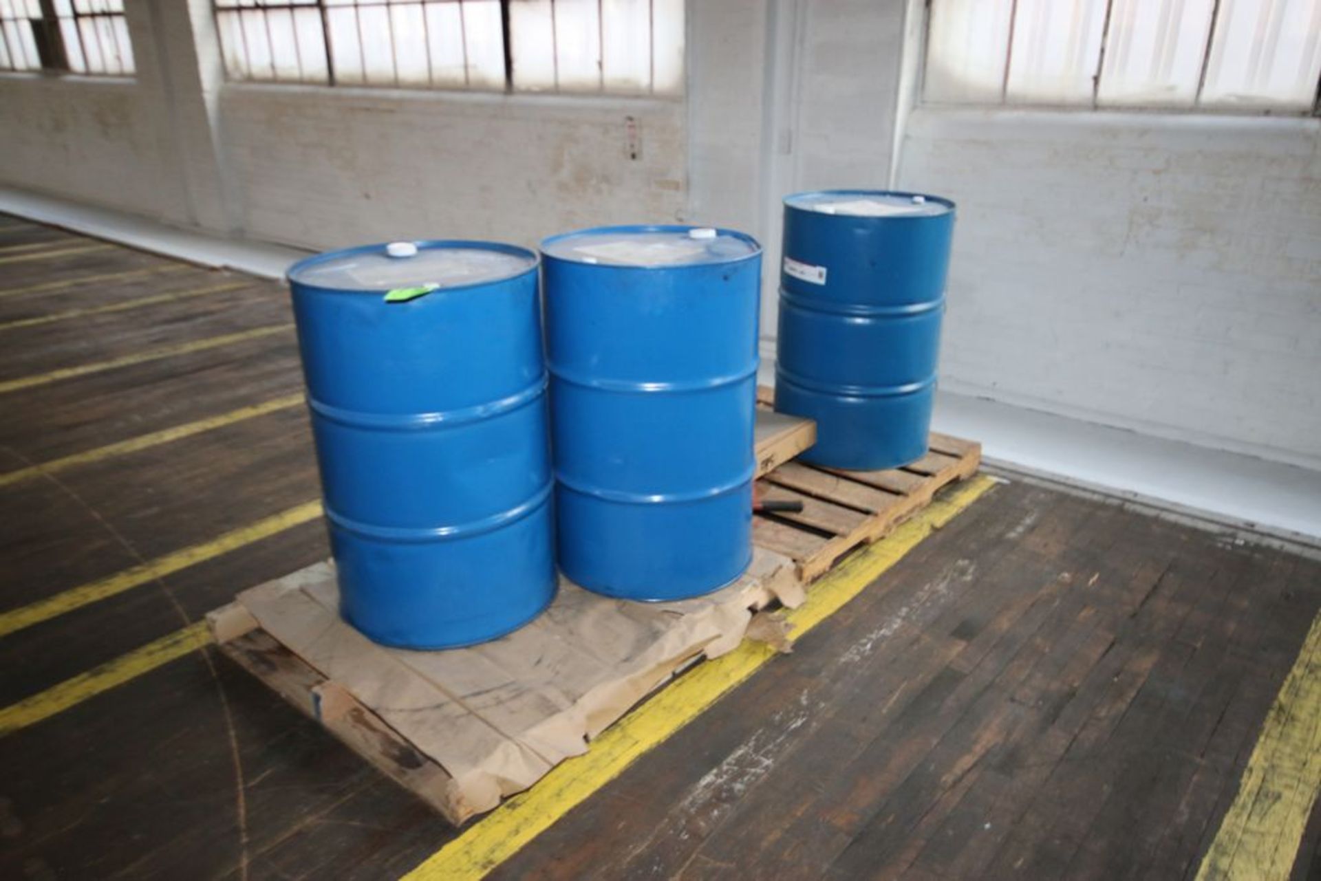 NEW Chevron 55 Gal. Barrels of Hydraulic Oil, Type AW 46 (BM) - Image 2 of 4