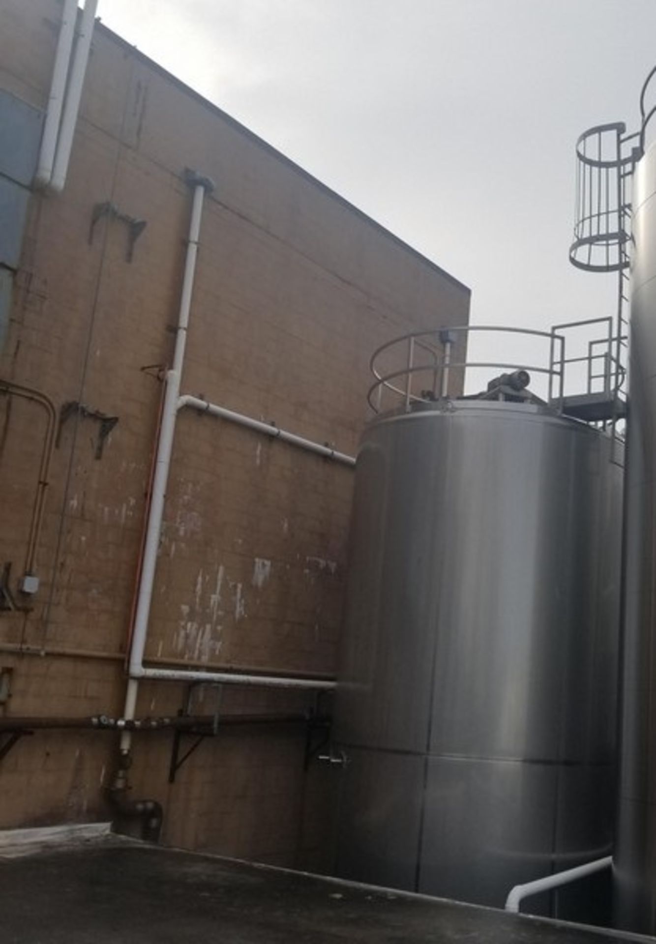 WCB All S/S 20,000 Gal. Jacketed Silo with Vertical Agitation - Image 2 of 7