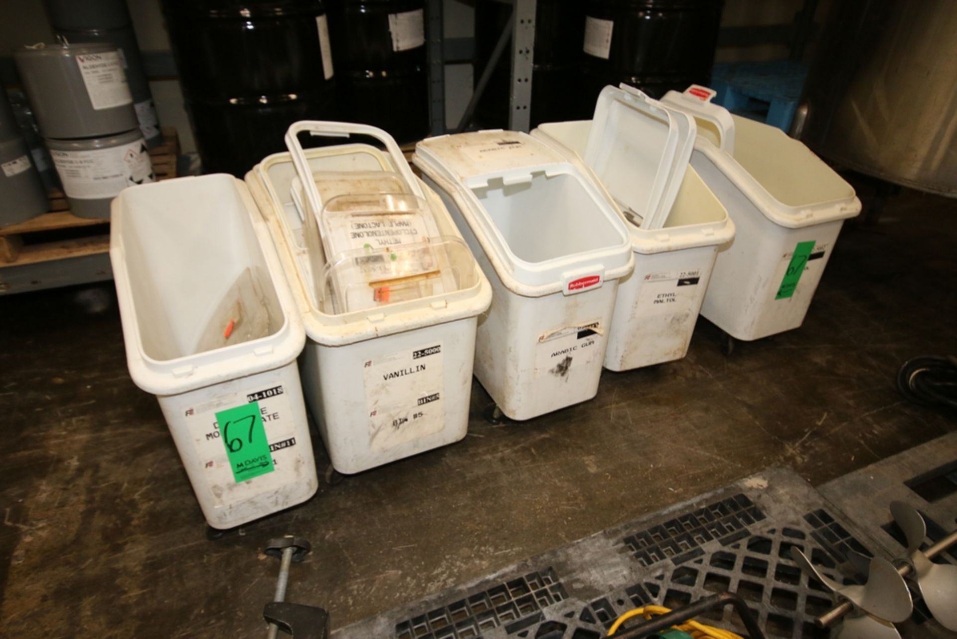 Rubbermaid Ingredient Totes, Mounted on Casters