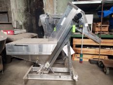 Hoppmann S/S Prefeeder Incline Conveyor, M/N EP08/08, S/N 33244, with 8" W Conveyor with Flights,