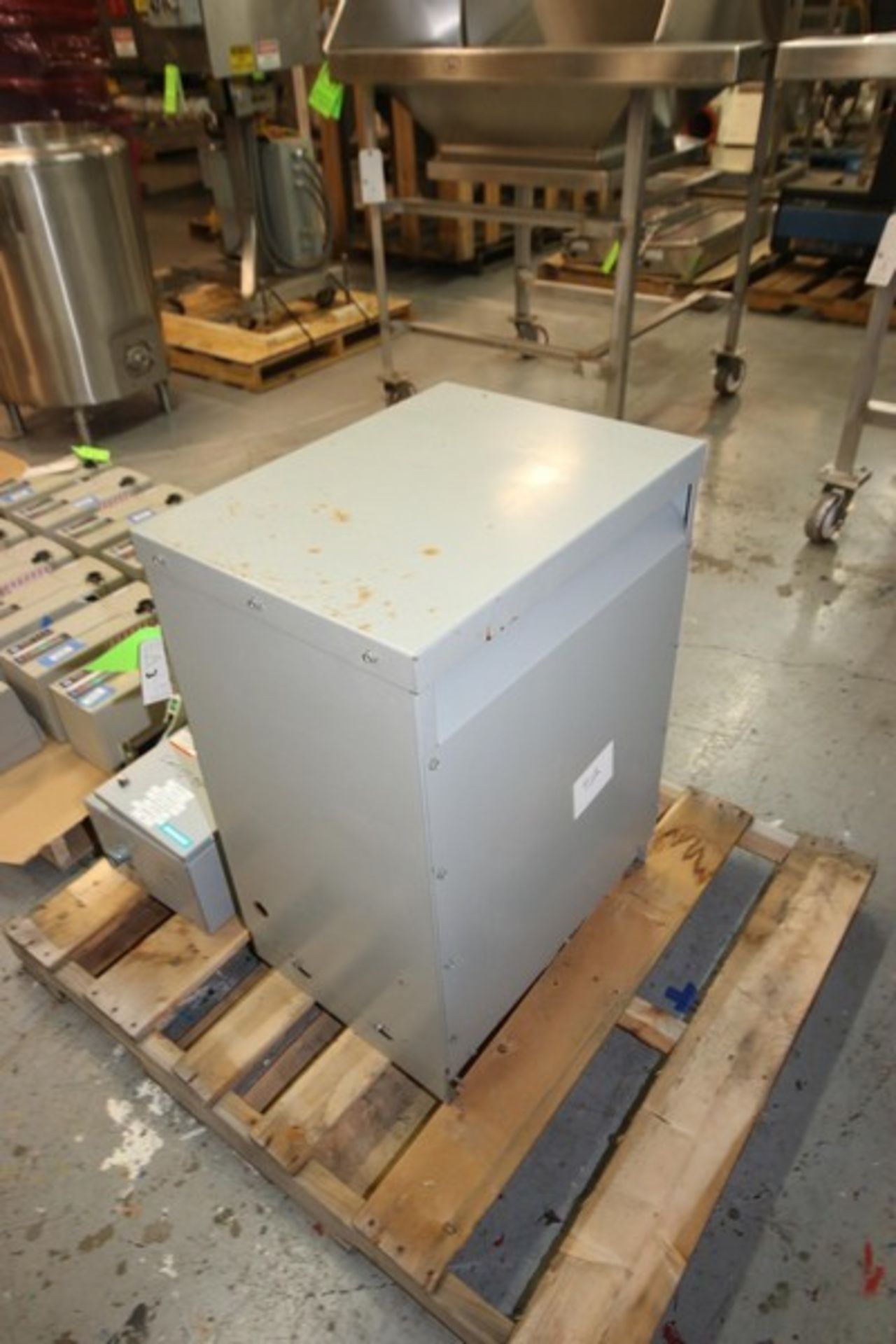 Siemens Transformer, with Siemens Safety Switch, Transformer: CAT. No. 3F3Y045, 45.0 KVA, 3 Phase ( - Image 5 of 8