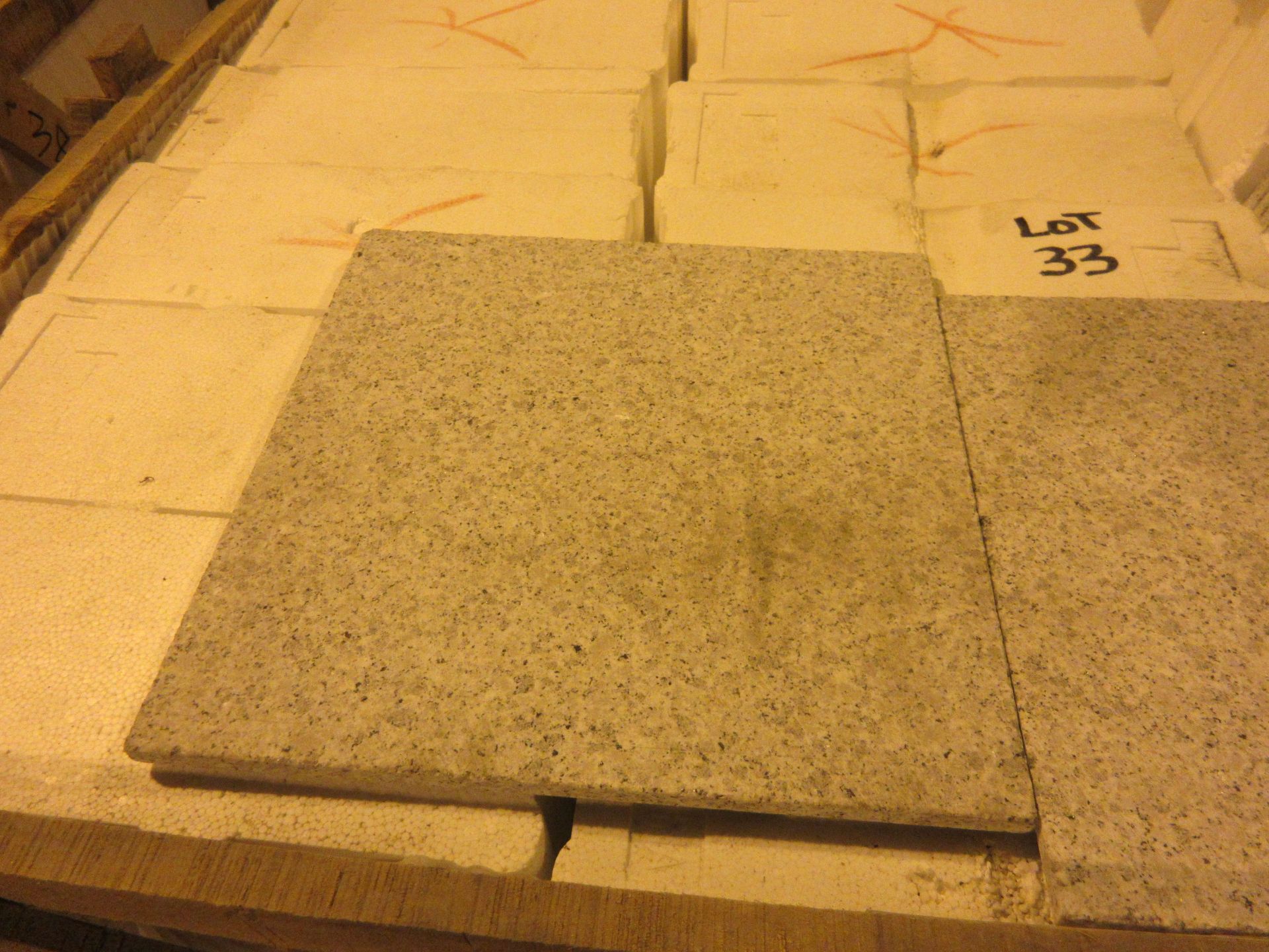 LOT 420 pieces - Gray torched granite 12"x 12"x 3/8"