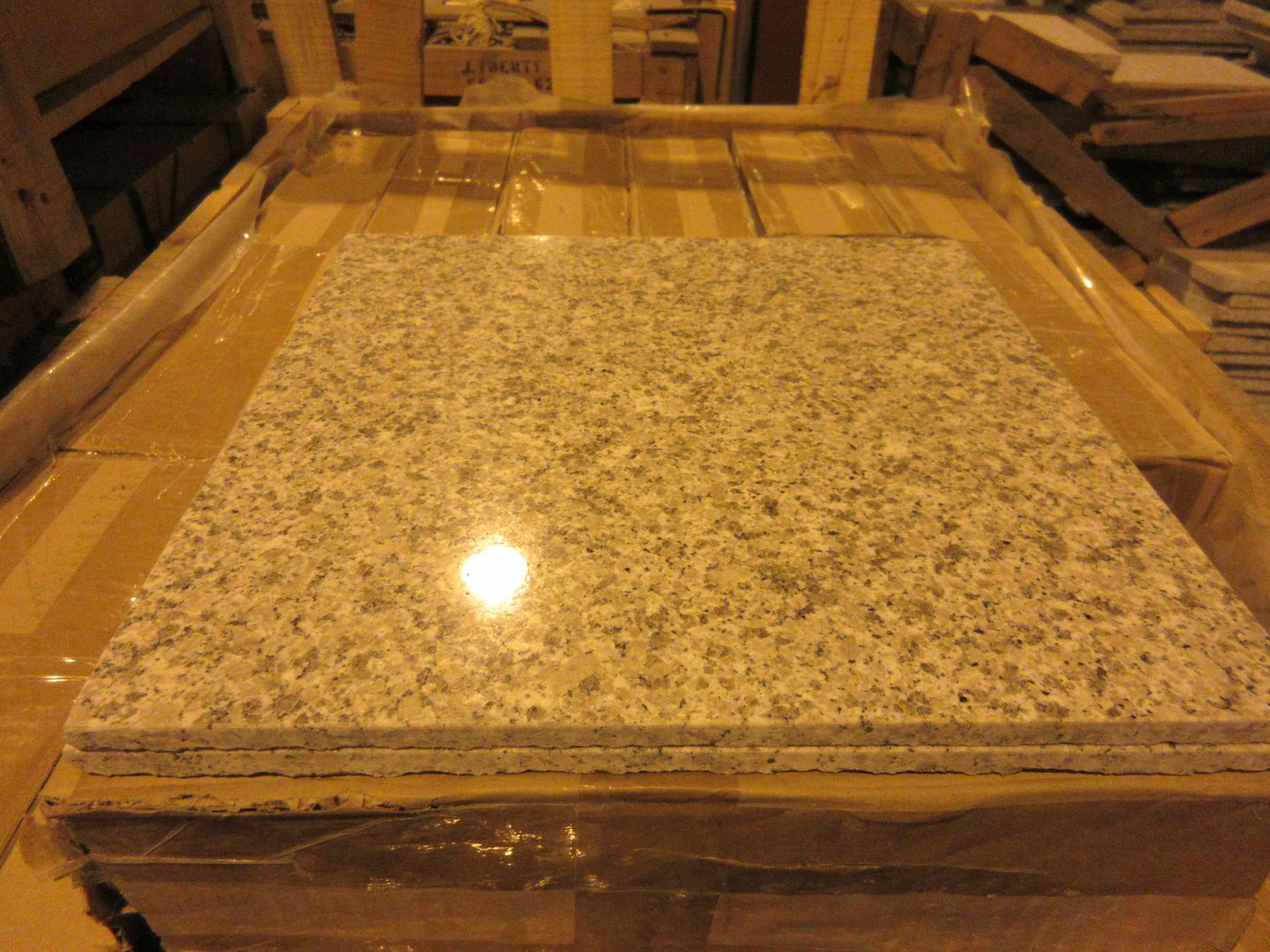 LOT 360 pieces - Gray polished granite 12"x 12"x 3/8"