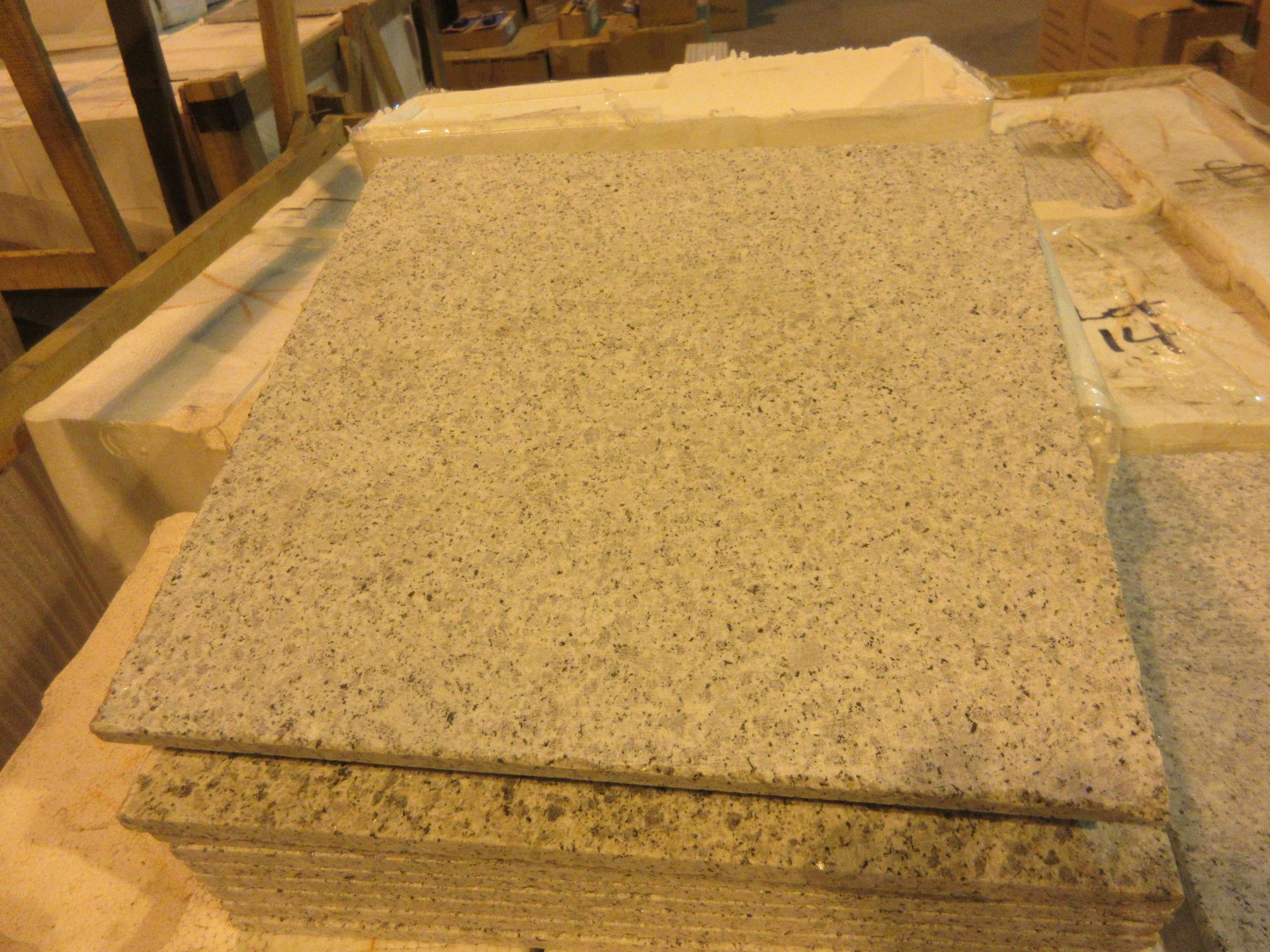 LOT 420 pieces - Gray torched granite 12"x 12"x 3/8"