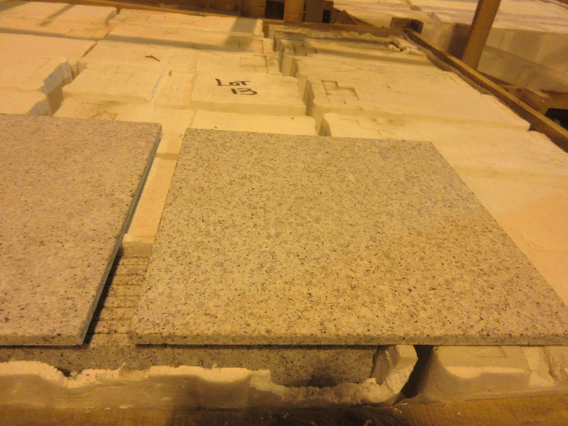 LOT 420 pieces - Gray torched granite 12"x 12"x 3/8"