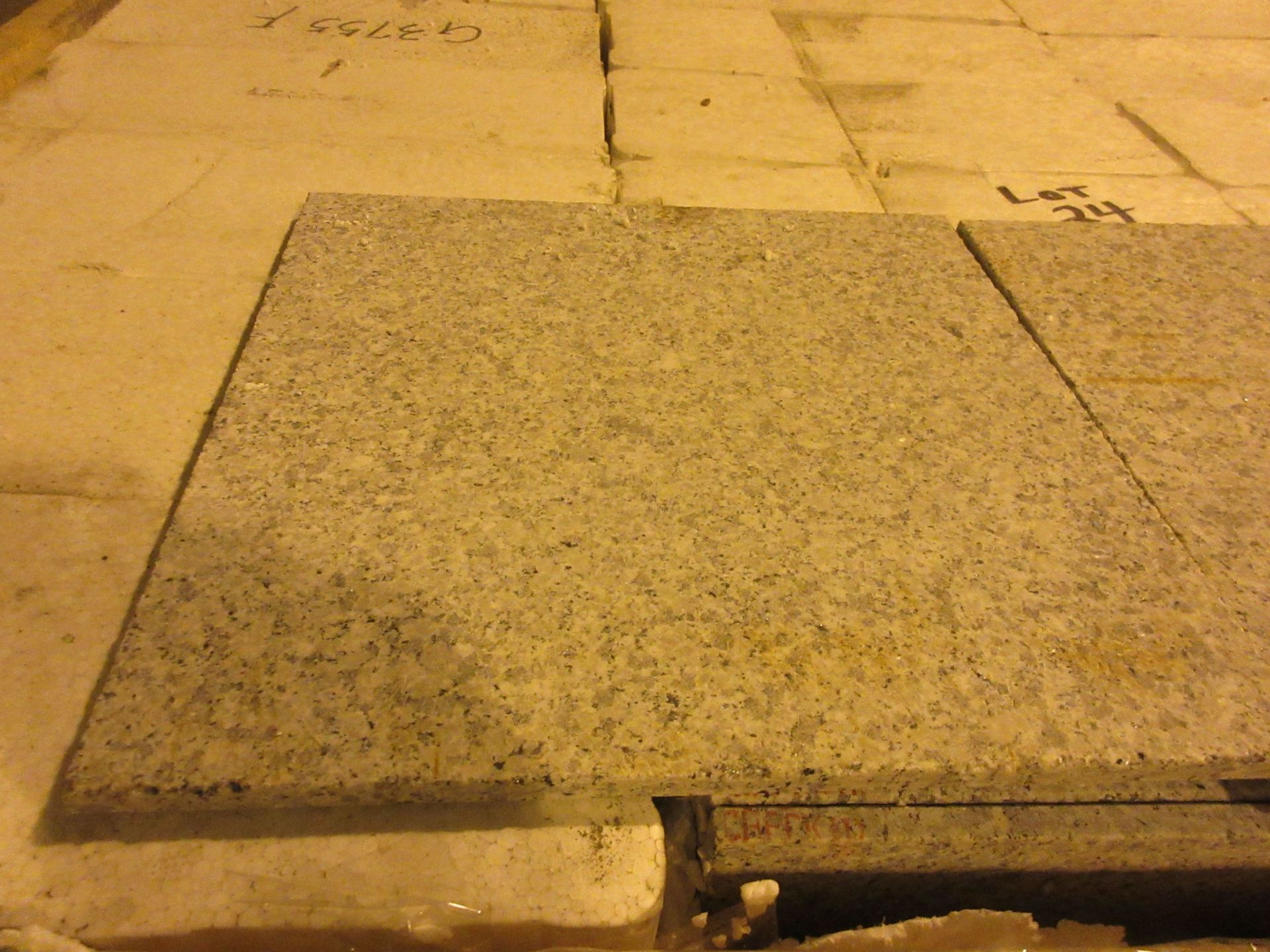 LOT 360 pieces - Gray torched granite 12"x 12"x 3/8"