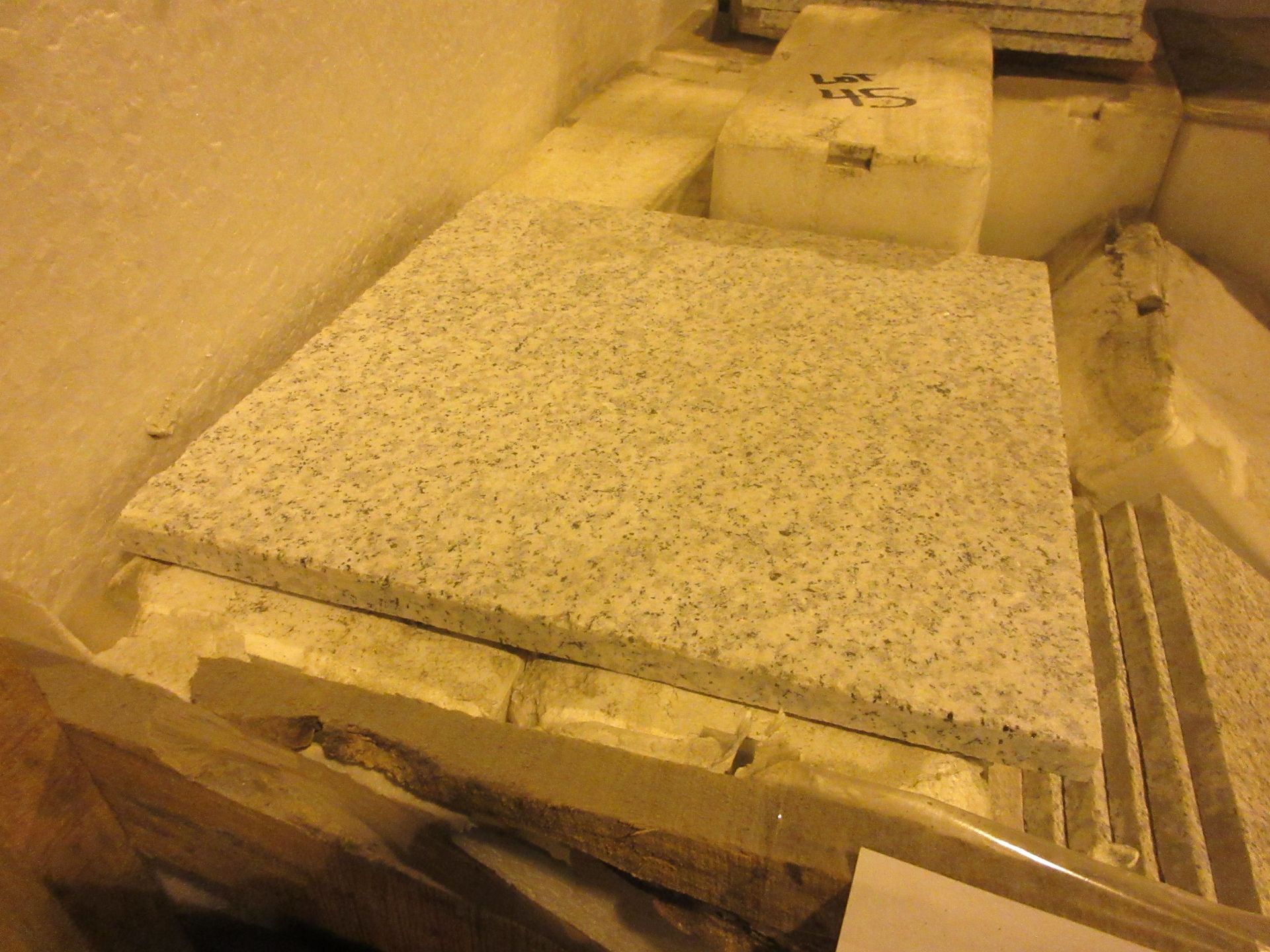 LOT 135 pieces - Gray torched granite 12"x 12"x 1/2"