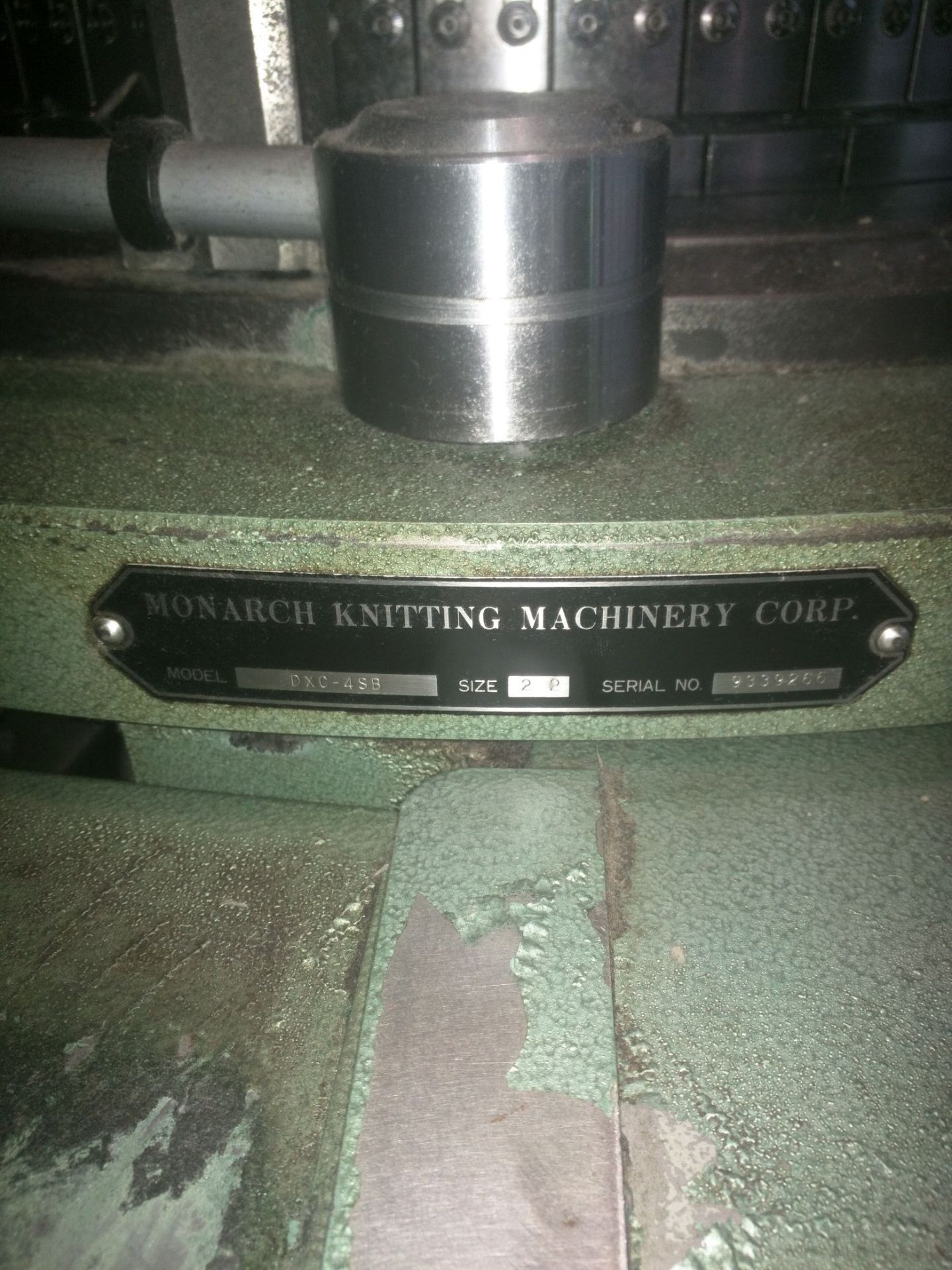 MONARCH knitting machine - Model : DXC-4SB - 22"X 22 CUT - 88 FEEDERS - S/N 9339266 - Image 2 of 5