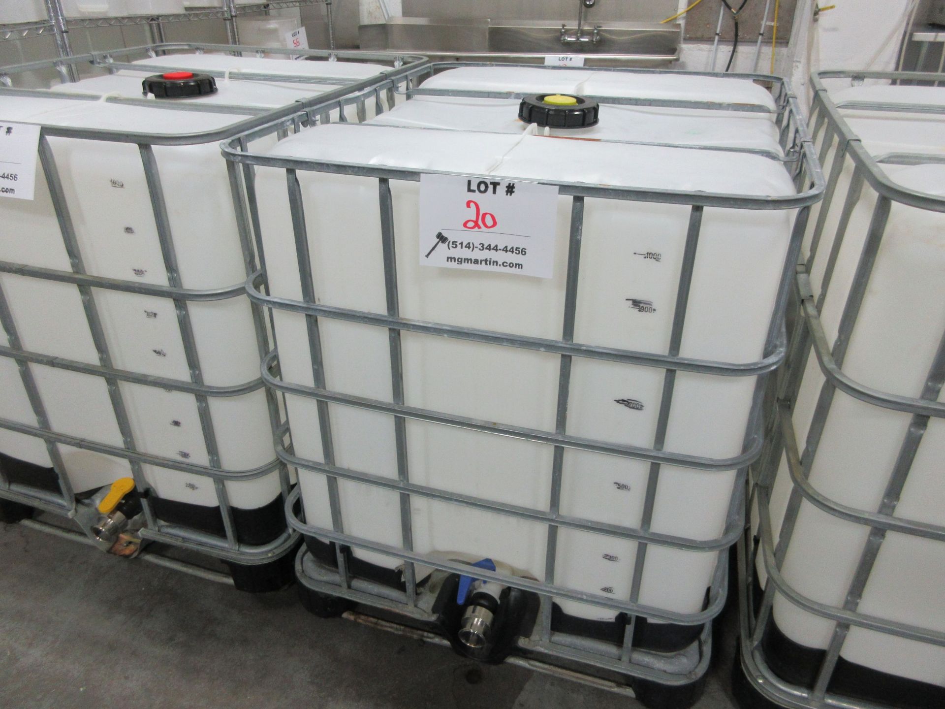 Liquid storage tank (1.000) litres c/w cage + S/S shut off valve