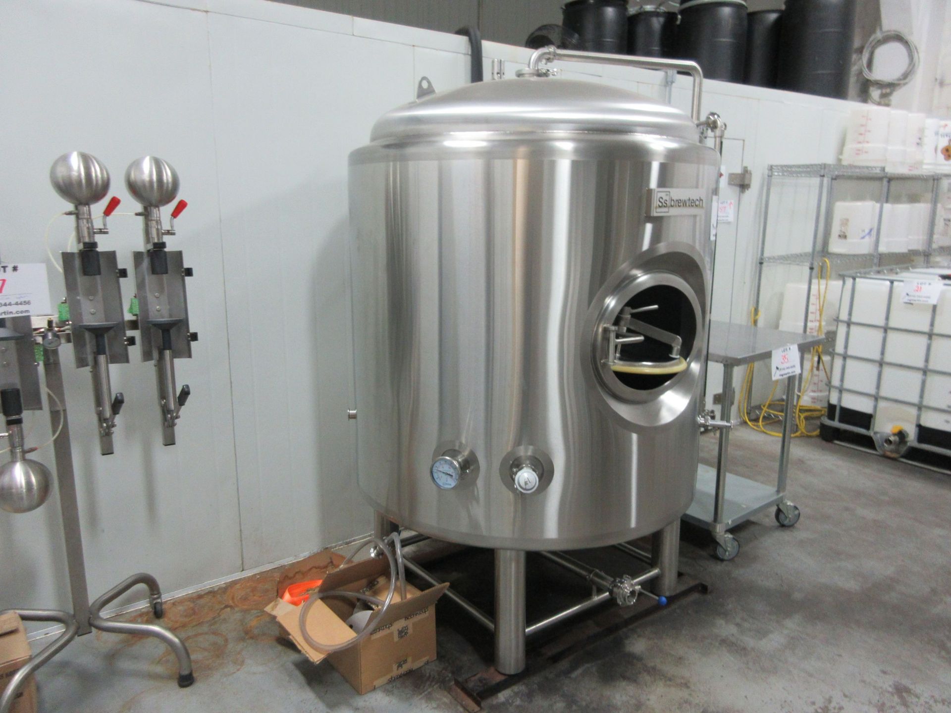 BREW TECH stainless steel tank (jacketed)1500 litres c/w electric glycol chiller model EXTRA 3/4 - Image 2 of 12