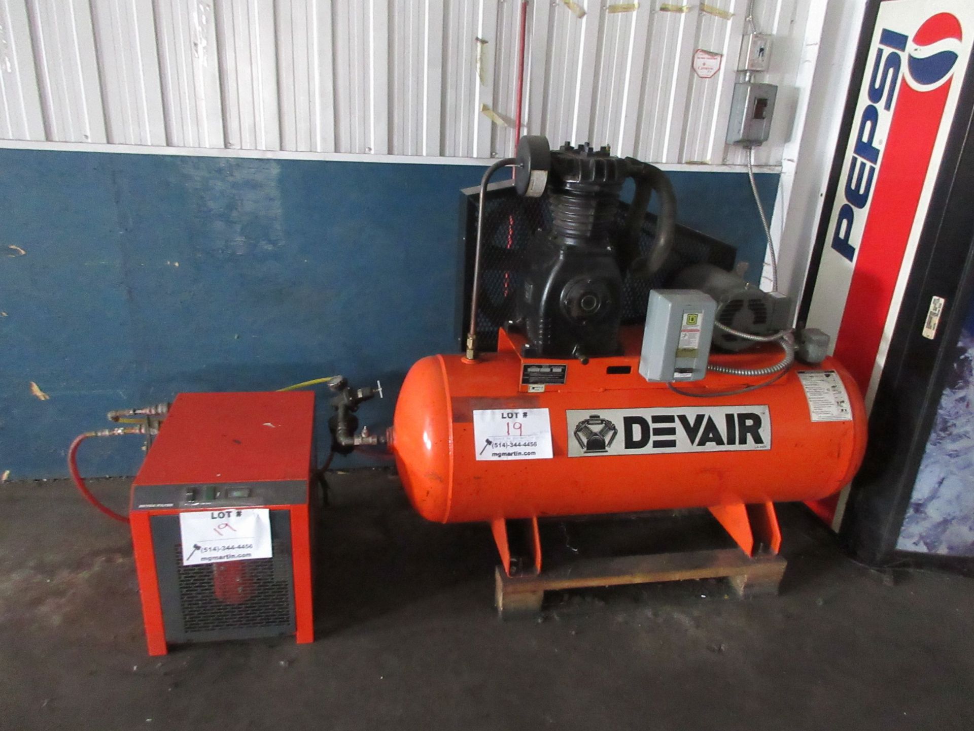 DEVAIR air compressor, Model : TAP5052, CAP: 175 PSI w/t DEVAIR air dryer