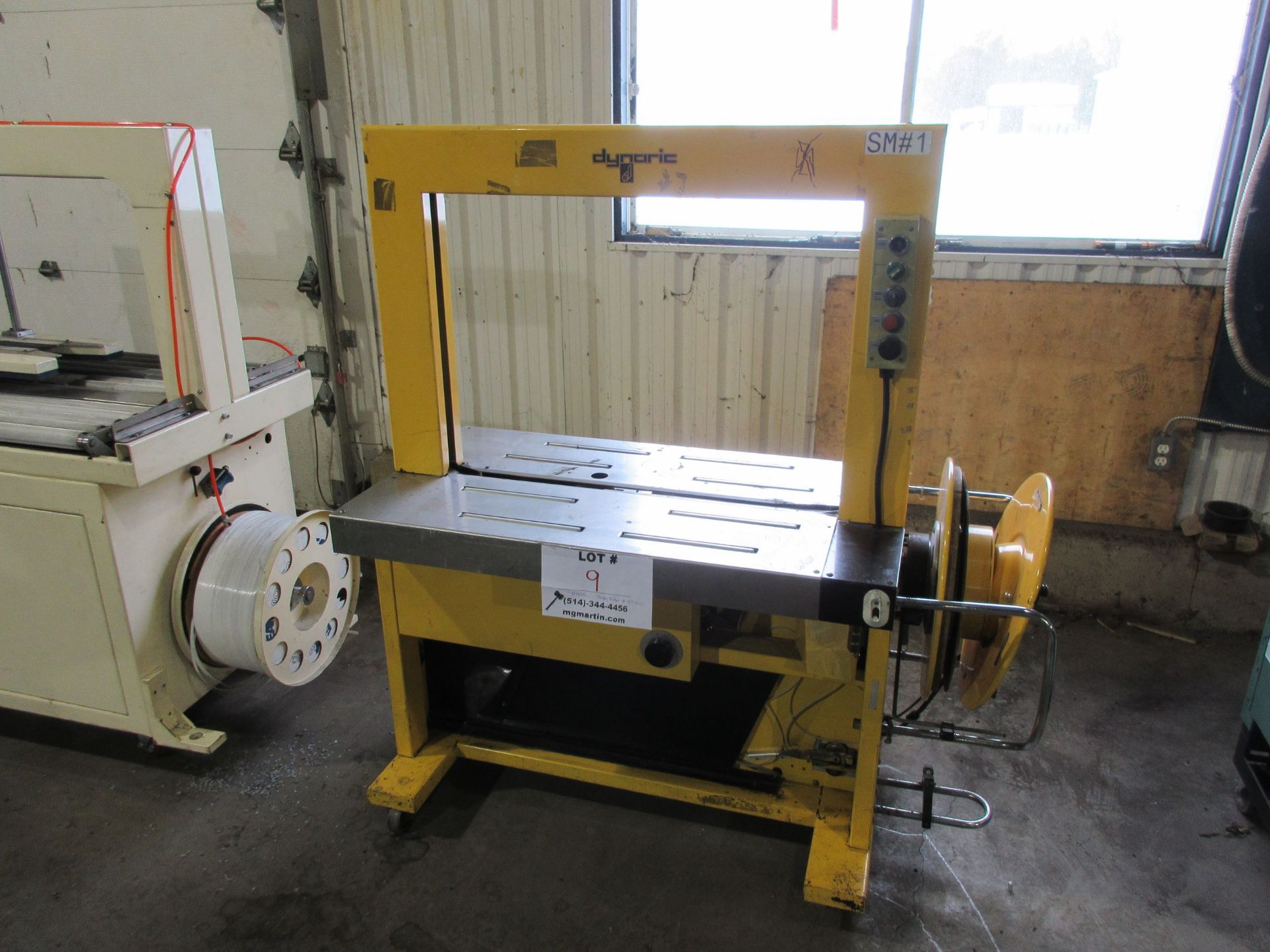 DYNARIC strapping machine, Model : AM600, 33" wide CAP