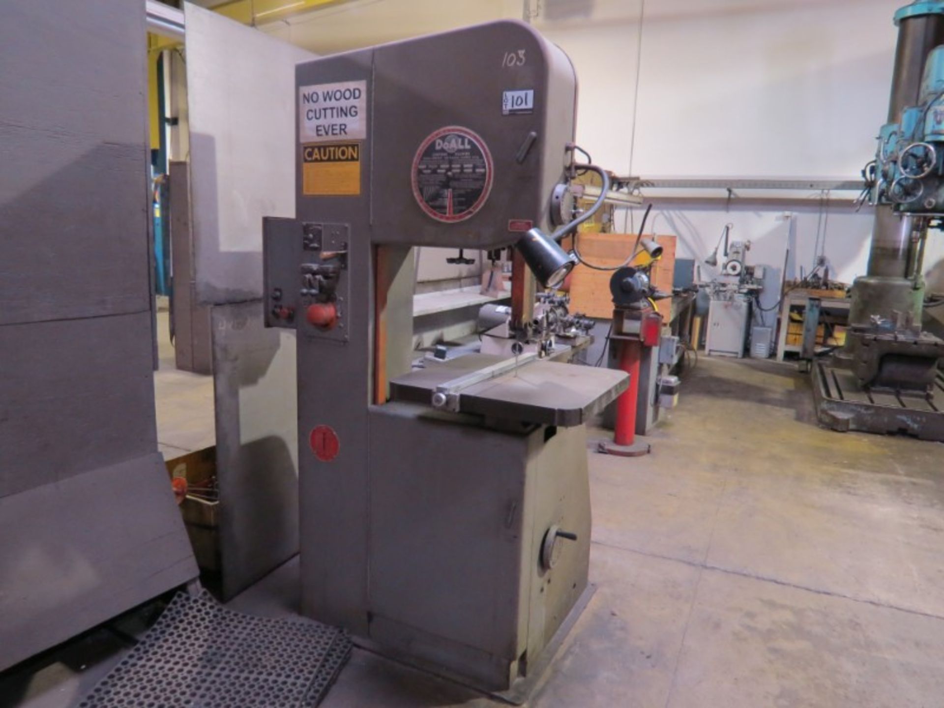 DO ALL 2013- 10'' Vertical Band Saw