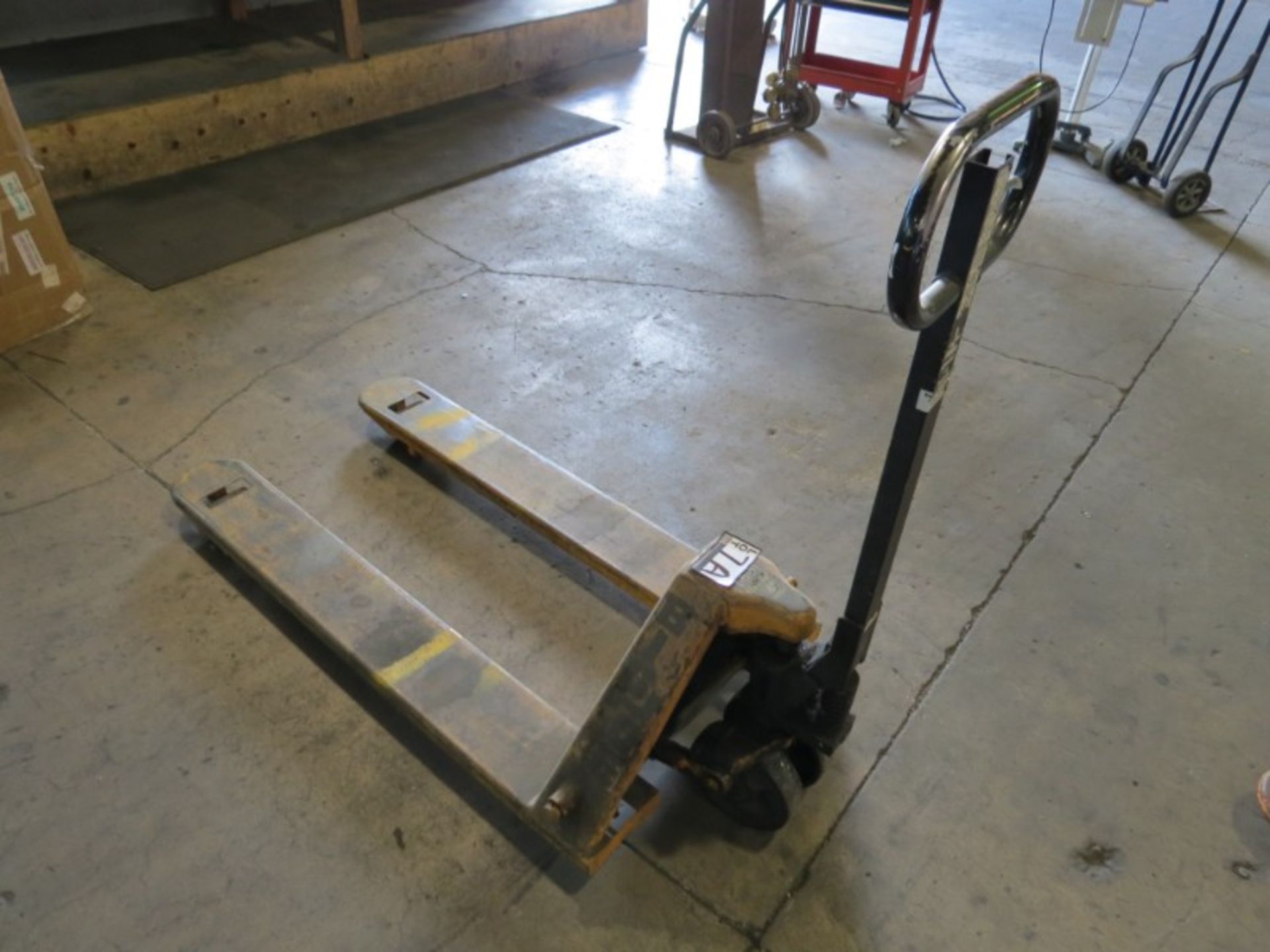 Big Joe 5,000 lbs Pallet Jack - Image 2 of 3