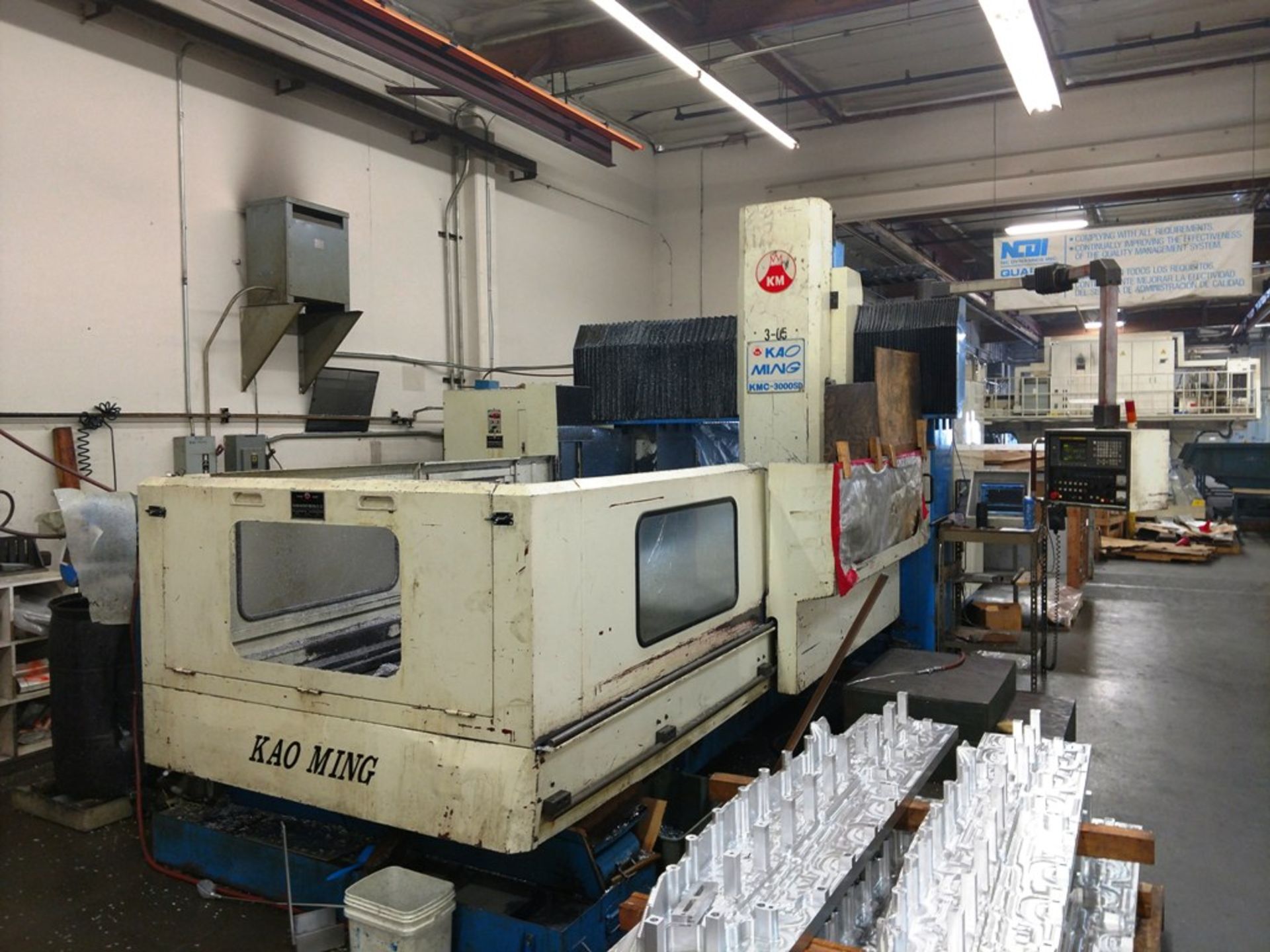 Kao Ming KMC-3000SD CNC Bridge Type Vertical Machining Center (Located in Long Beach, CA)