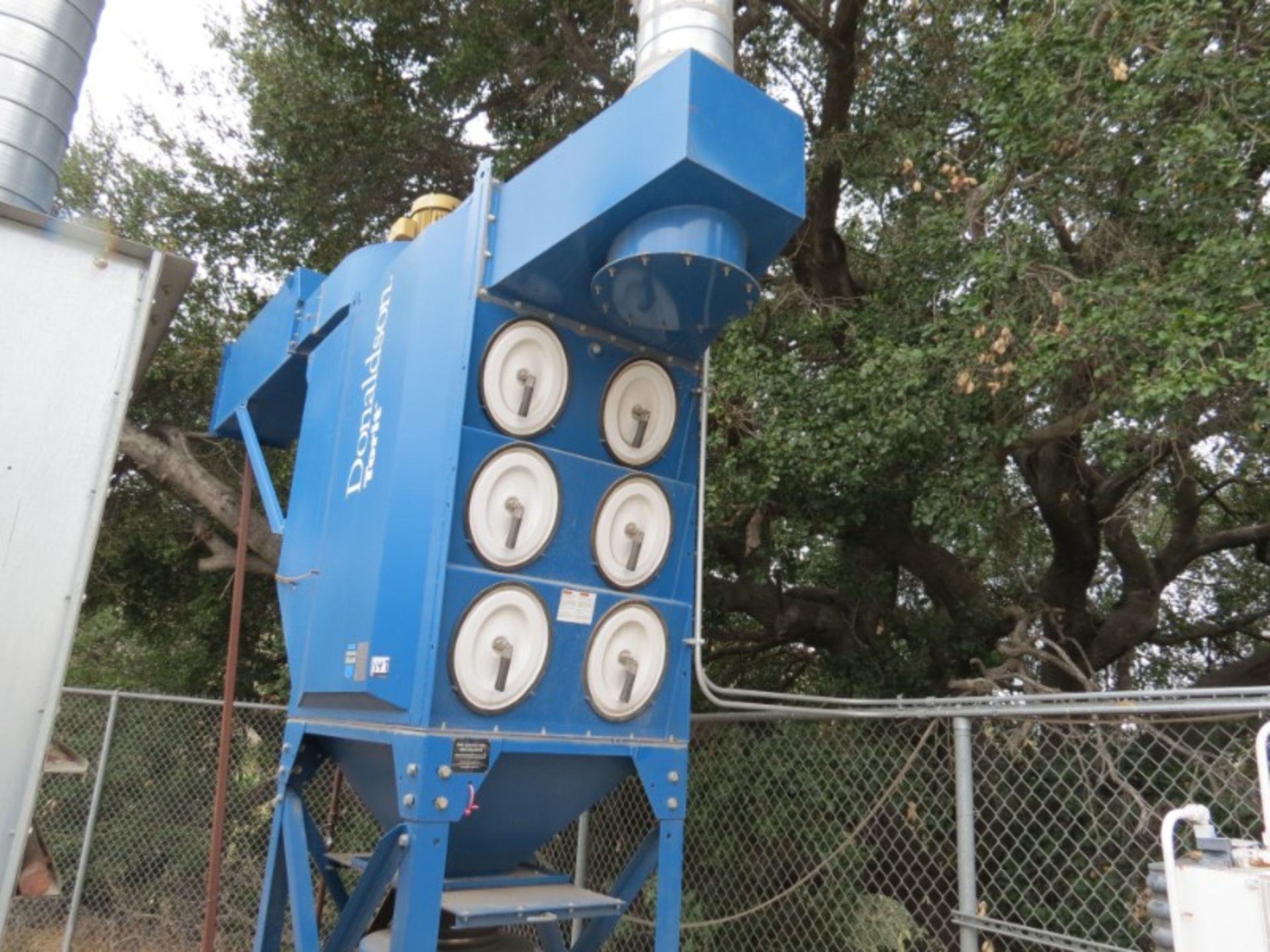 Donaldson 15 HP Torit Dust Collector System m/n DF03-12 S/N 10093379-L1 (Located in Simi Valley, CA) - Image 2 of 5