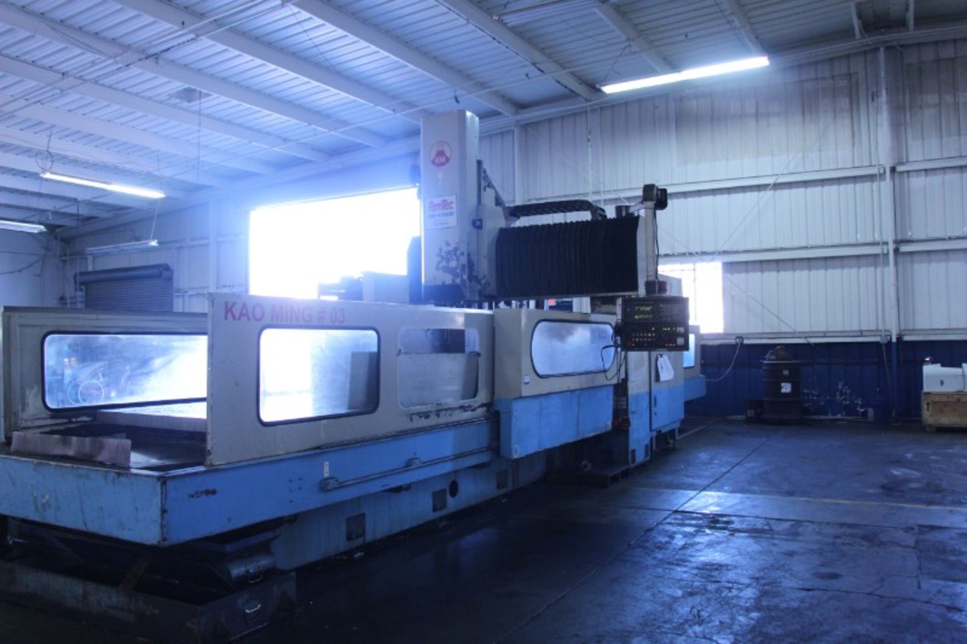 Kao-Ming KMC-4000SD CNC Bridge Type Vertical Machining Center, Fanuc 18MC control, 166.5” x 55” x - Image 6 of 22