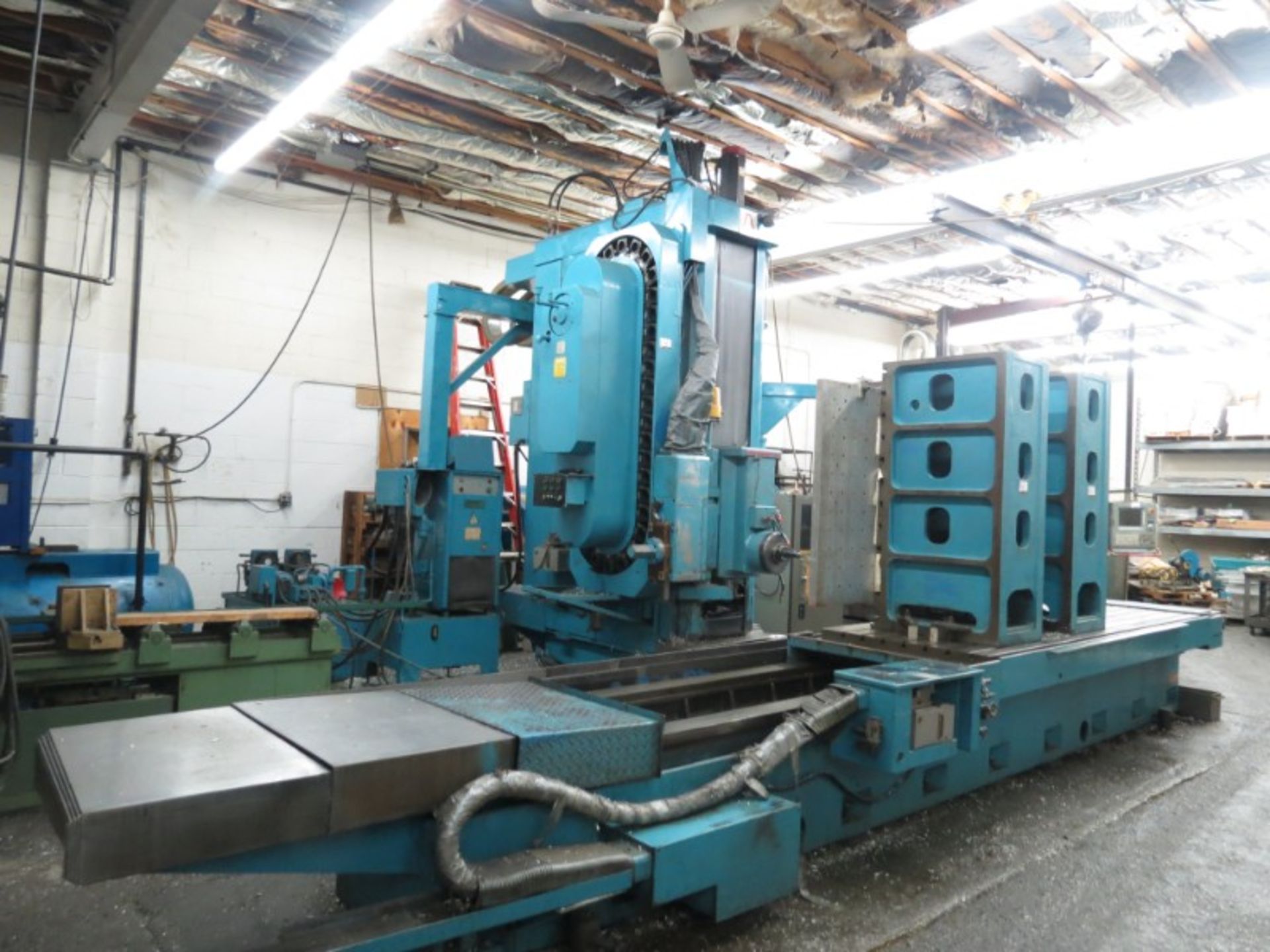 Okamoto HMC-3000, Fanuc 11M ctrl, 4k RPM, 40 ATC, CT-50 taper, 2 large angle plates, s/n 31 New 1986