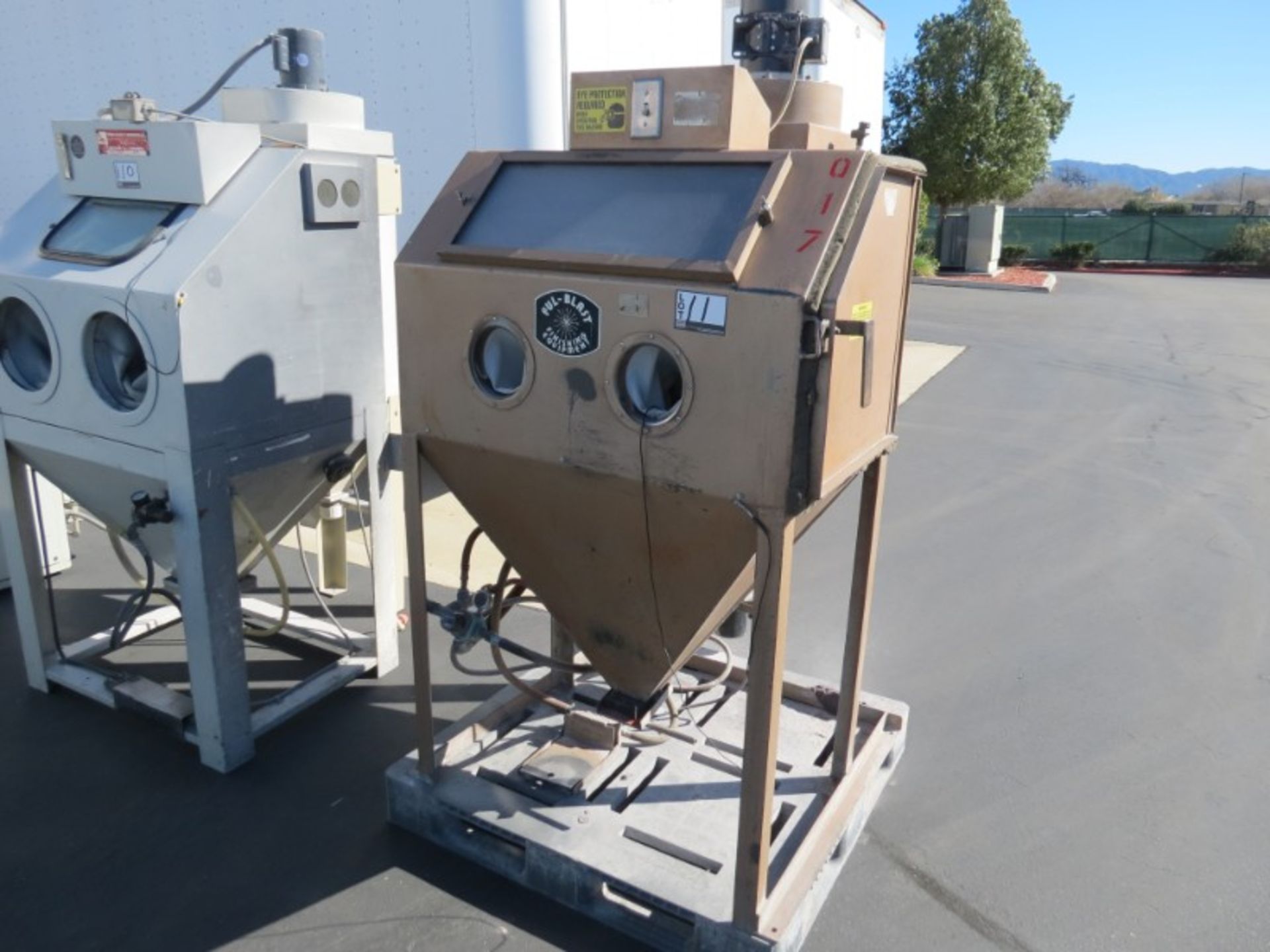 Econo EC36 Abrasive Blast Cabinet, s/n 3288 (Moved Outside for Photos) - Image 4 of 5